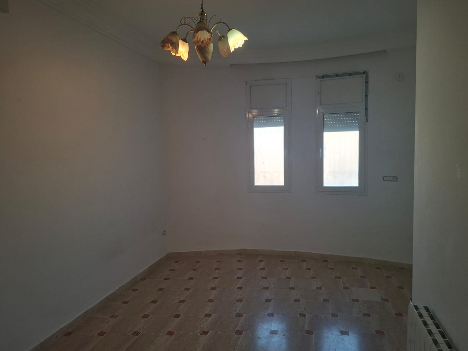 Mnihla&nbsp;Jardins d'el Menzah&nbsp;Location&nbsp;Appart. 4 pi�ces&nbsp;Etage de villa a jardin d'el menzah 1