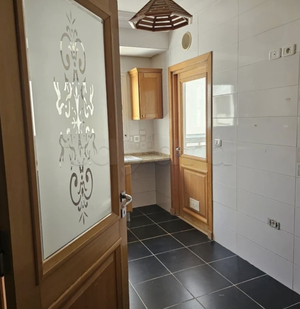 Cite El Khadra&nbsp;Zone urbaine nord&nbsp;Location&nbsp;Appart. 3 pi�ces&nbsp;Bureau s plus 2 au centre urbain nord