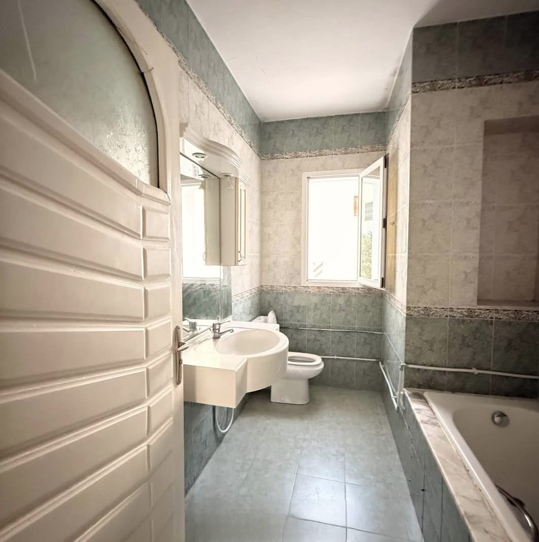 Ariana Ville&nbsp;Cite Ennasr 2&nbsp;Location&nbsp;Maisons&nbsp;Etage de villa s plus 3 � ennaser