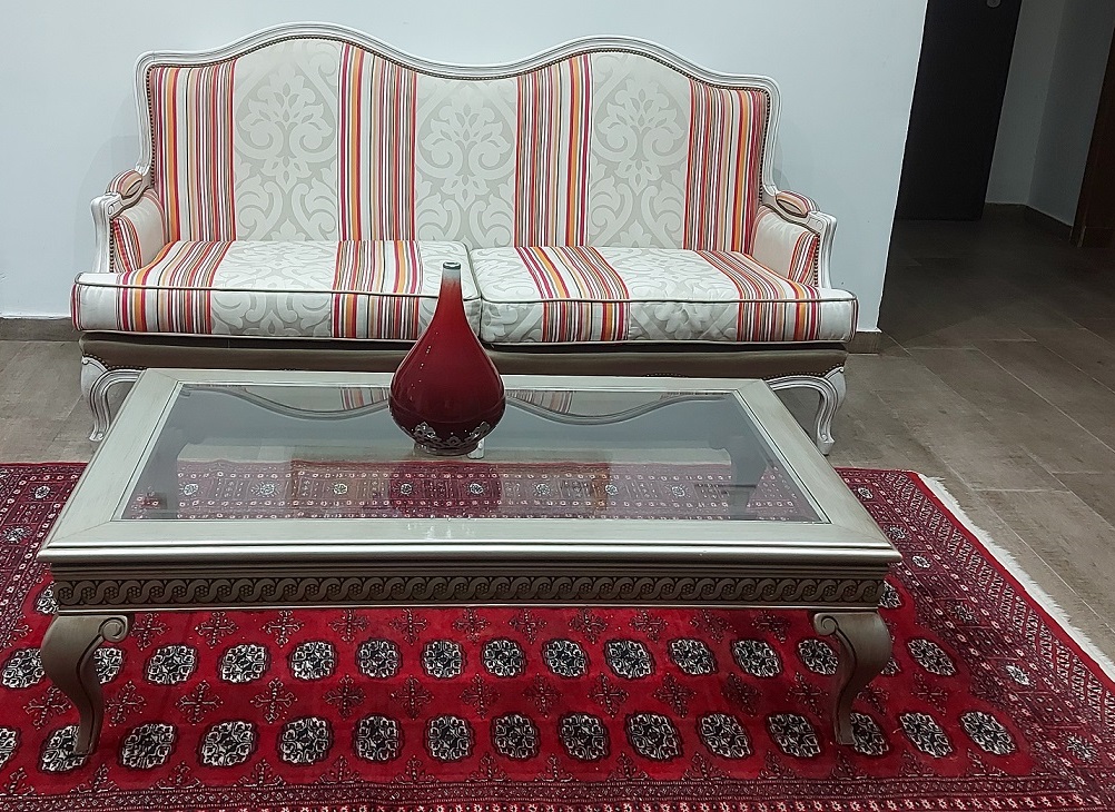 La Soukra&nbsp;Chotrana 2&nbsp;Salon - Salle � manger &nbsp;Canap�s&nbsp;Canap� et table