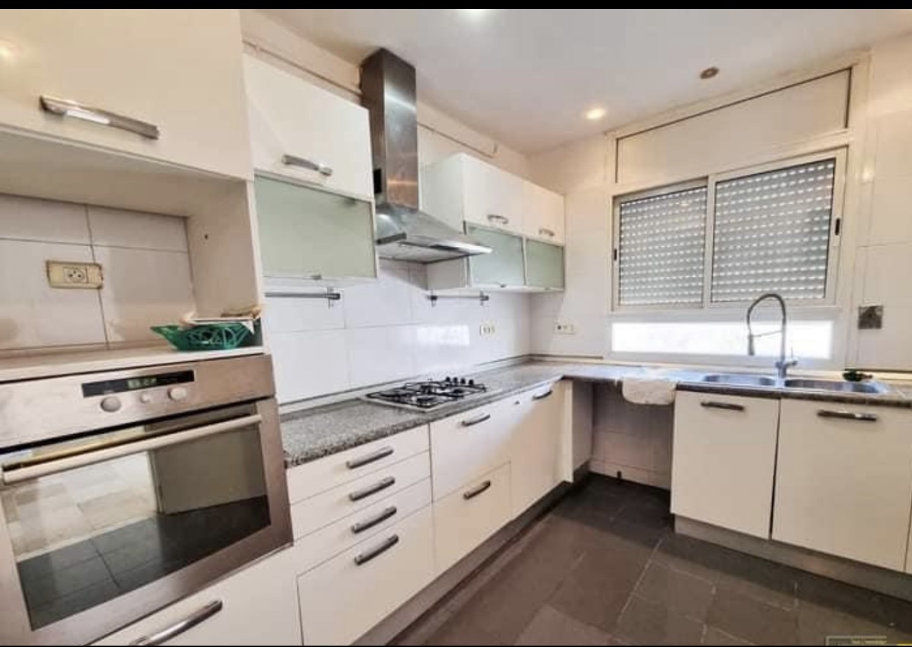 Mnihla&nbsp;Jardins d'el Menzah&nbsp;Location&nbsp;Maisons&nbsp;Triplex ind�pendant avec jardin