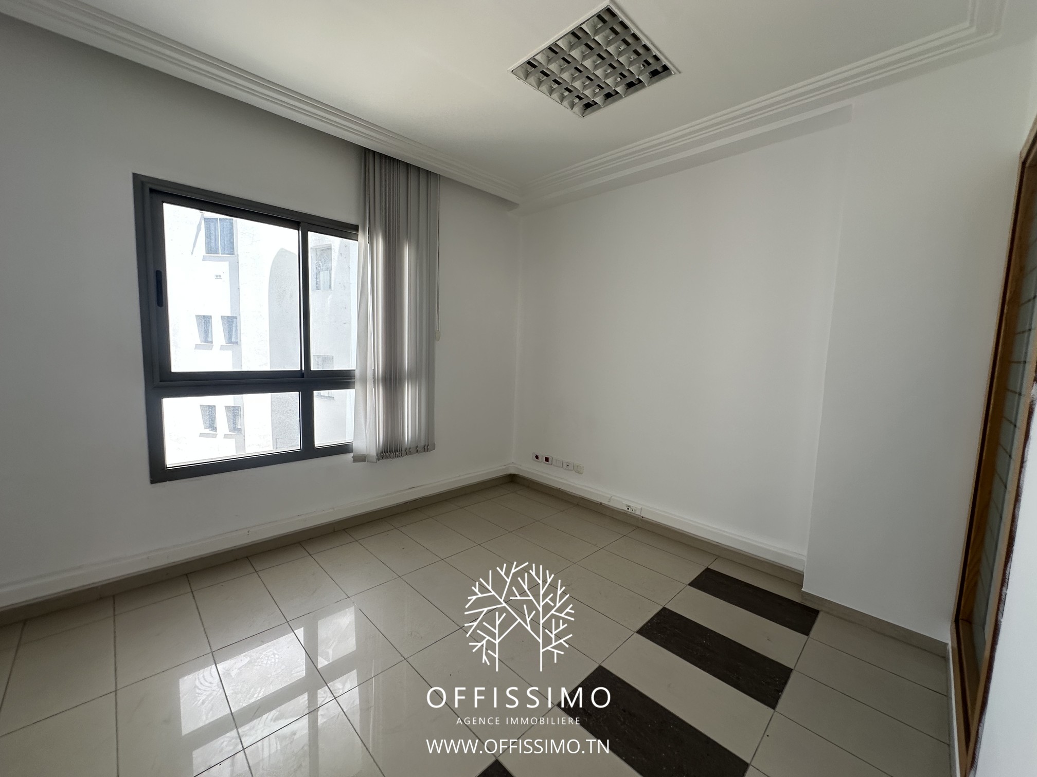 La Marsa&nbsp;Berge Du Lac&nbsp;Bureaux & Commerces&nbsp;Bureau&nbsp;Bureau a5 � disponible au lac 1 ths