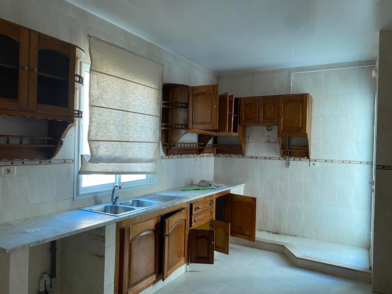 Sousse Ville&nbsp;Sousse&nbsp;Location&nbsp;Appart. 5 pi�ces+&nbsp;Etage s plus 4 � kh�zama est