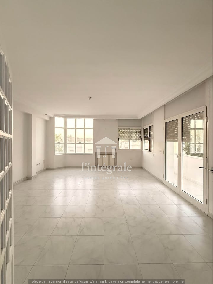 Ariana Ville&nbsp;Cite Ennasr 2&nbsp;Location&nbsp;Appart. 4 pi�ces&nbsp;Magnifique �tage d'une villa s3