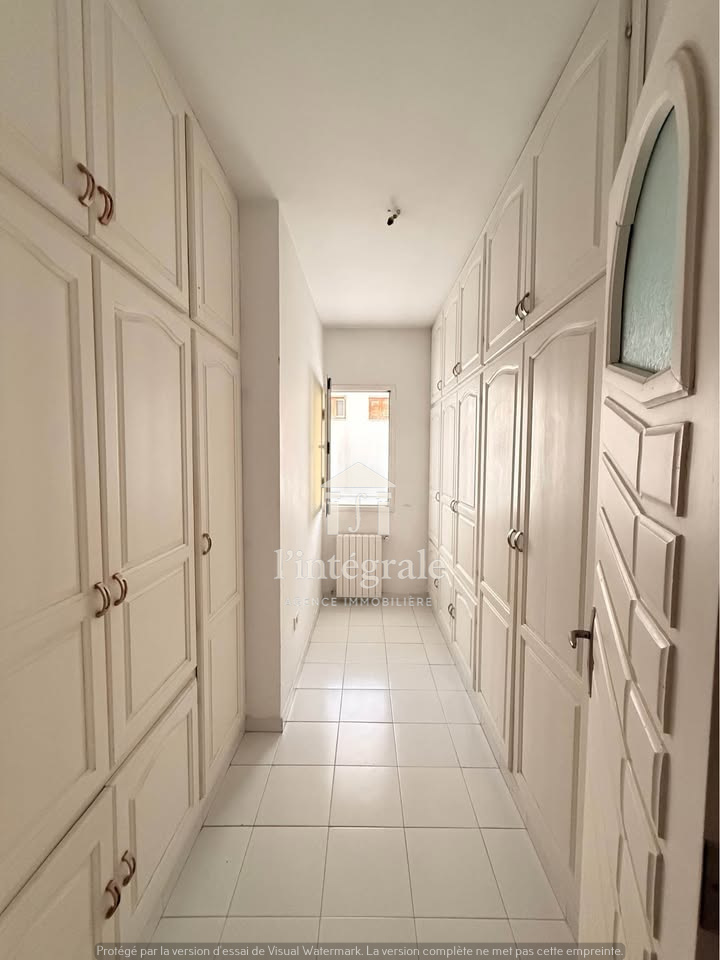 Ariana Ville&nbsp;Cite Ennasr 2&nbsp;Location&nbsp;Appart. 4 pi�ces&nbsp;Magnifique �tage d'une villa s3