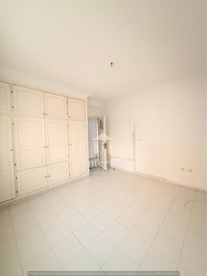 Ariana Ville&nbsp;Cite Ennasr 2&nbsp;Location&nbsp;Appart. 4 pi�ces&nbsp;Magnifique �tage d'une villa s3