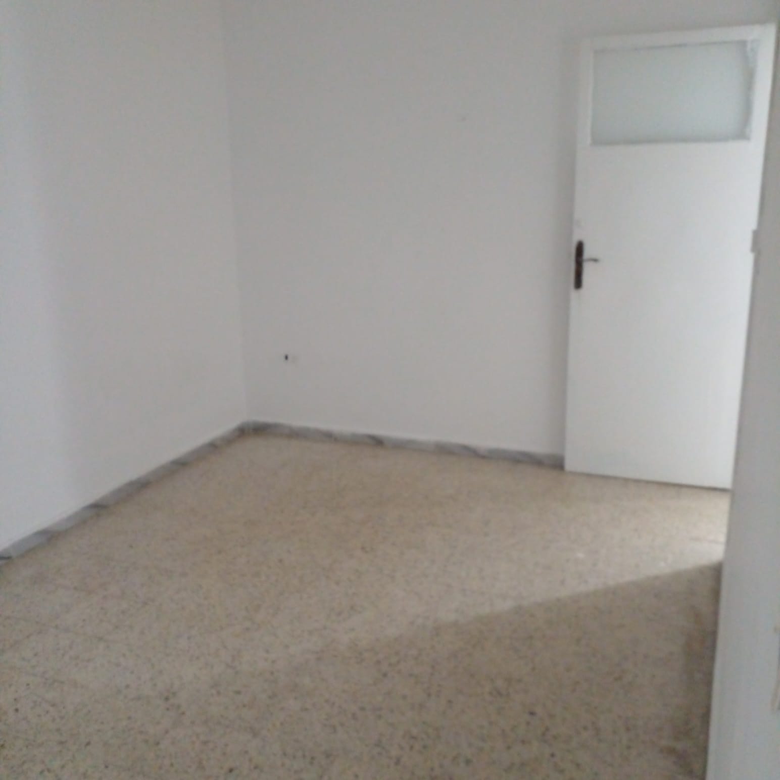 El Omrane Superieur&nbsp;El Omrane Superieur&nbsp;Location&nbsp;Appart. 3 pi�ces&nbsp;S3 r�nov� au rez de chauss�