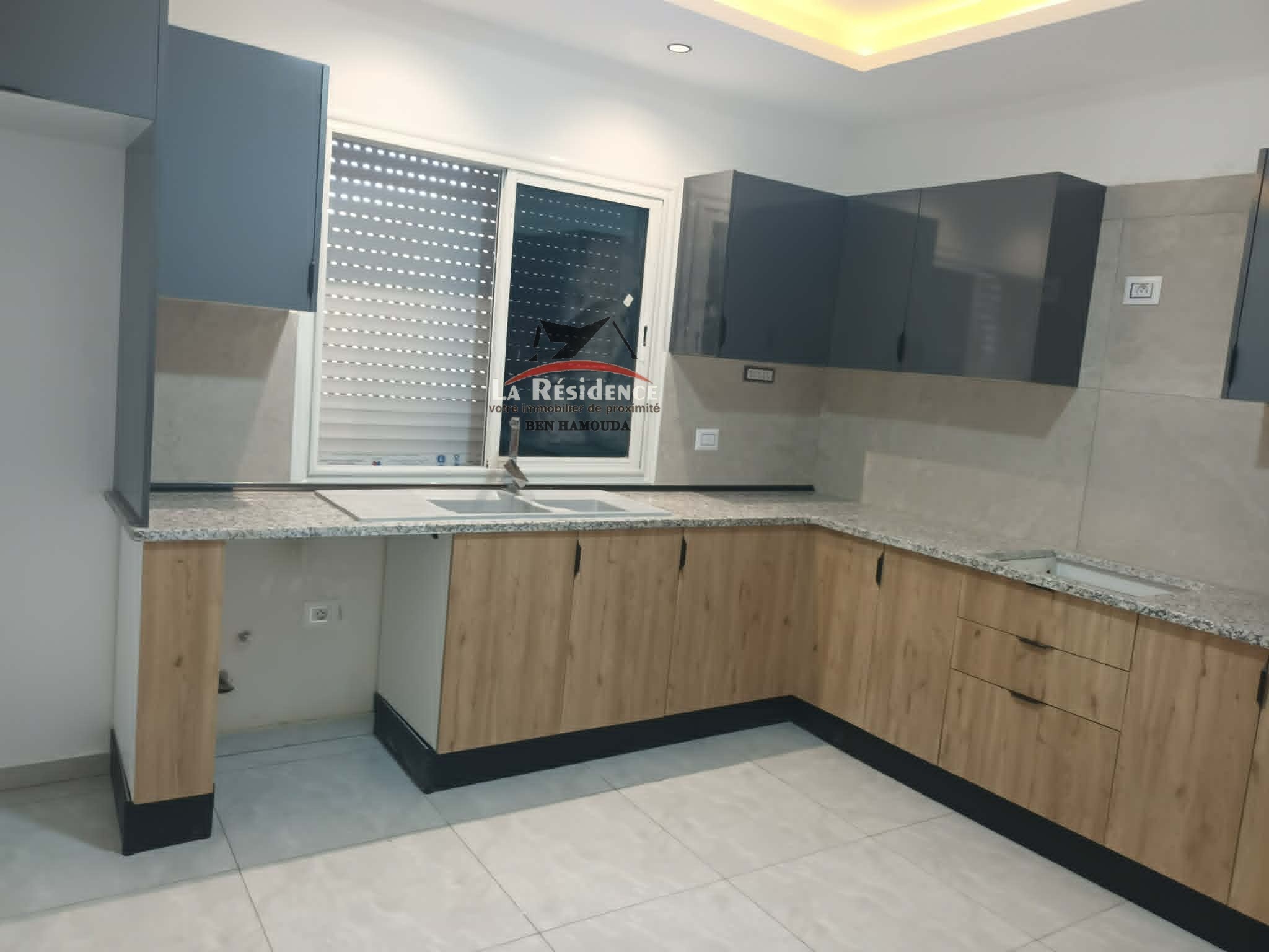Bizerte Nord&nbsp;Bizerte&nbsp;Location&nbsp;Appart. 4 pi�ces&nbsp;Un superbe appartement � corniche bizerte