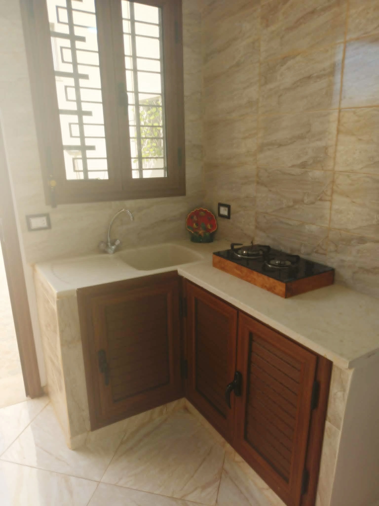 Bizerte Nord&nbsp;Bizerte&nbsp;Location&nbsp;Maisons&nbsp;Un studio meubl� � l'ann�e au rdc corniche bizerte