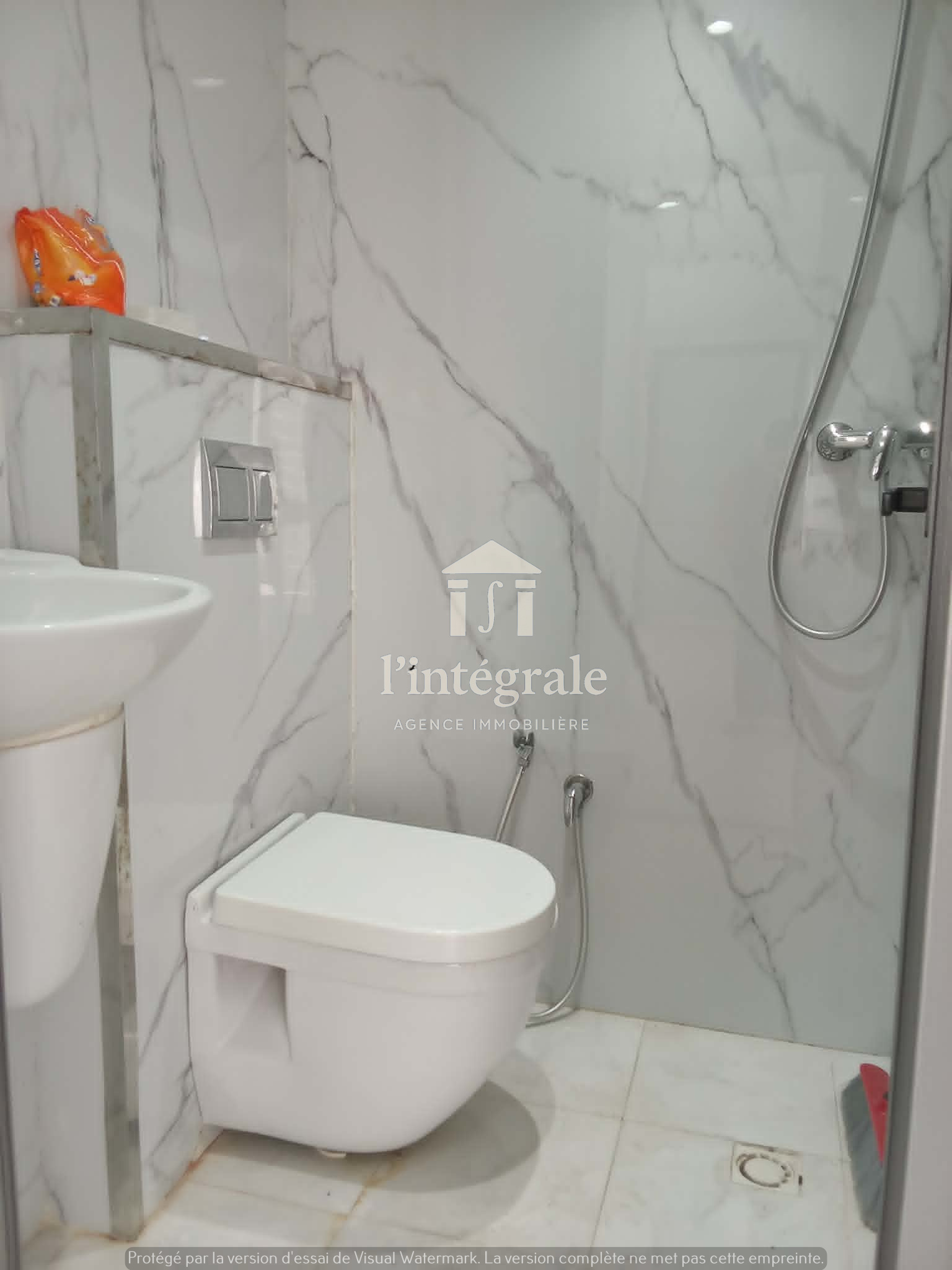 Ariana Ville&nbsp;Cite Ennasr 2&nbsp;Location&nbsp;Maisons&nbsp;Local pour bureau ou commerce