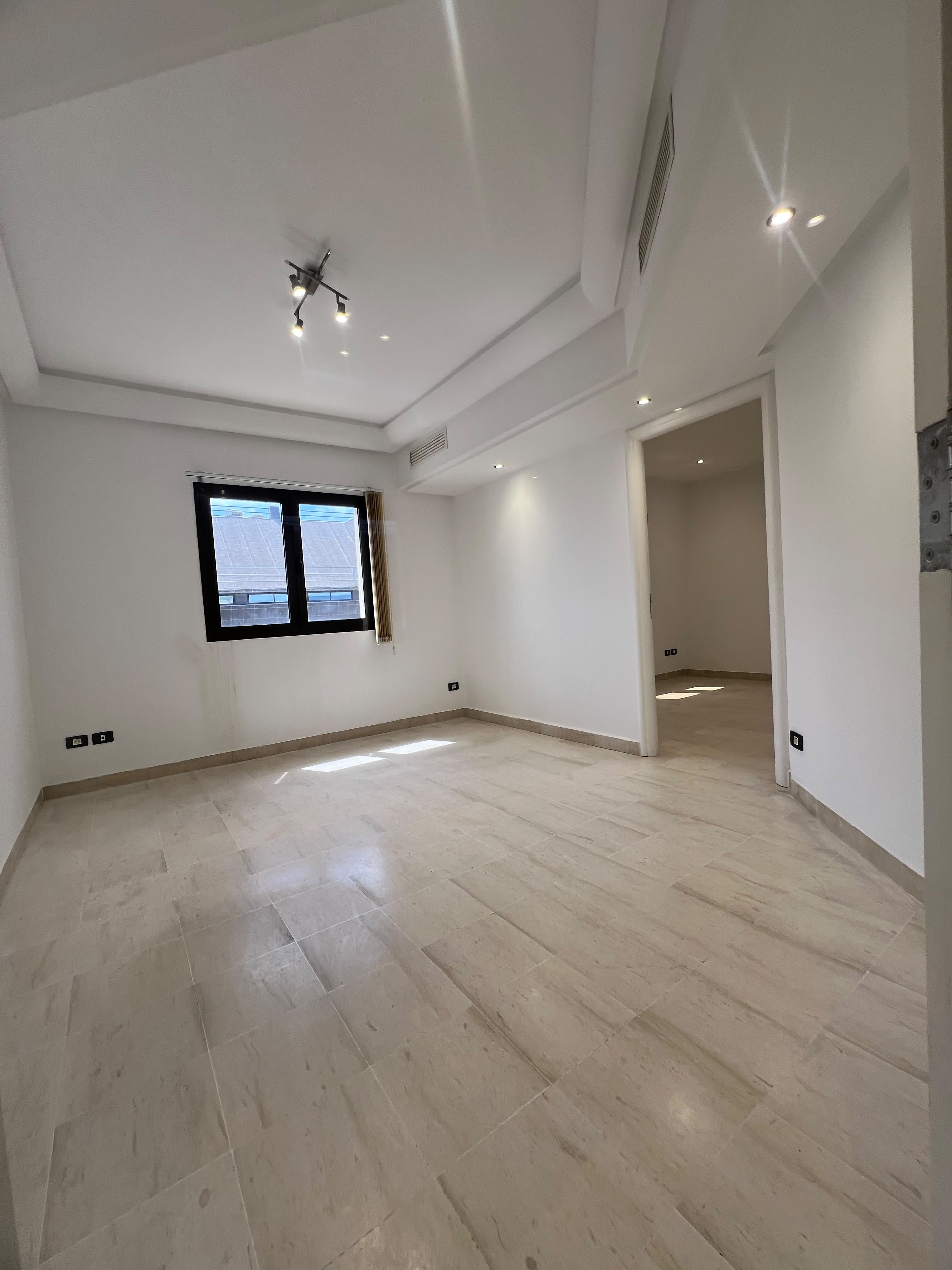 La Marsa&nbsp;Berge Du Lac&nbsp;Location&nbsp;Appart. 4 pi�ces&nbsp;Bureau open space et 3 pieces au lac 1