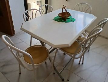 Meubles de cuisine et salle de bain&nbsp;Tables - Coins Repas