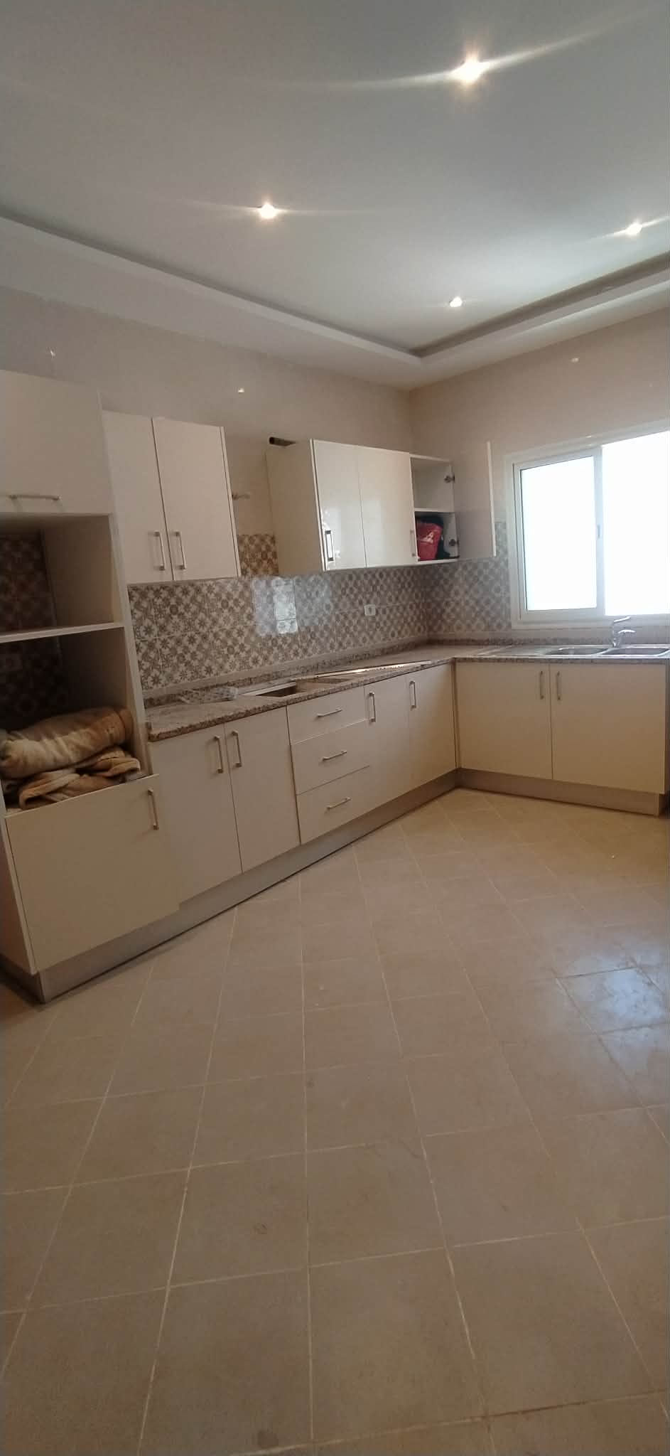 El Omrane&nbsp;El Omrane&nbsp;Location&nbsp;Appart. 3 pi�ces&nbsp;�tage de villa s3 tr�s haut standing