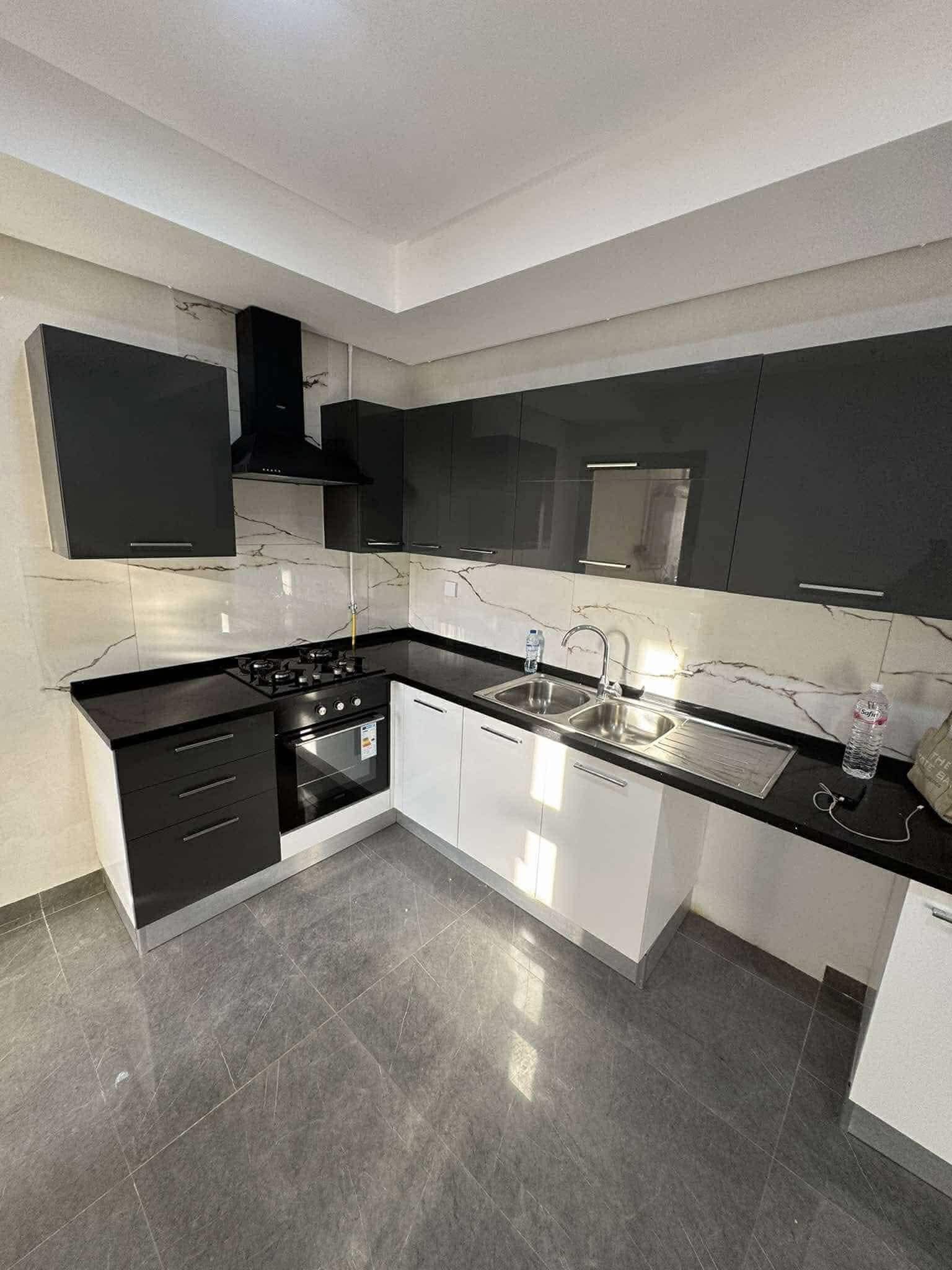 Ariana Ville&nbsp;Cite Ennasr 2&nbsp;Location&nbsp;Appart. 4 pi�ces&nbsp;S3 1900 d ennasr 2