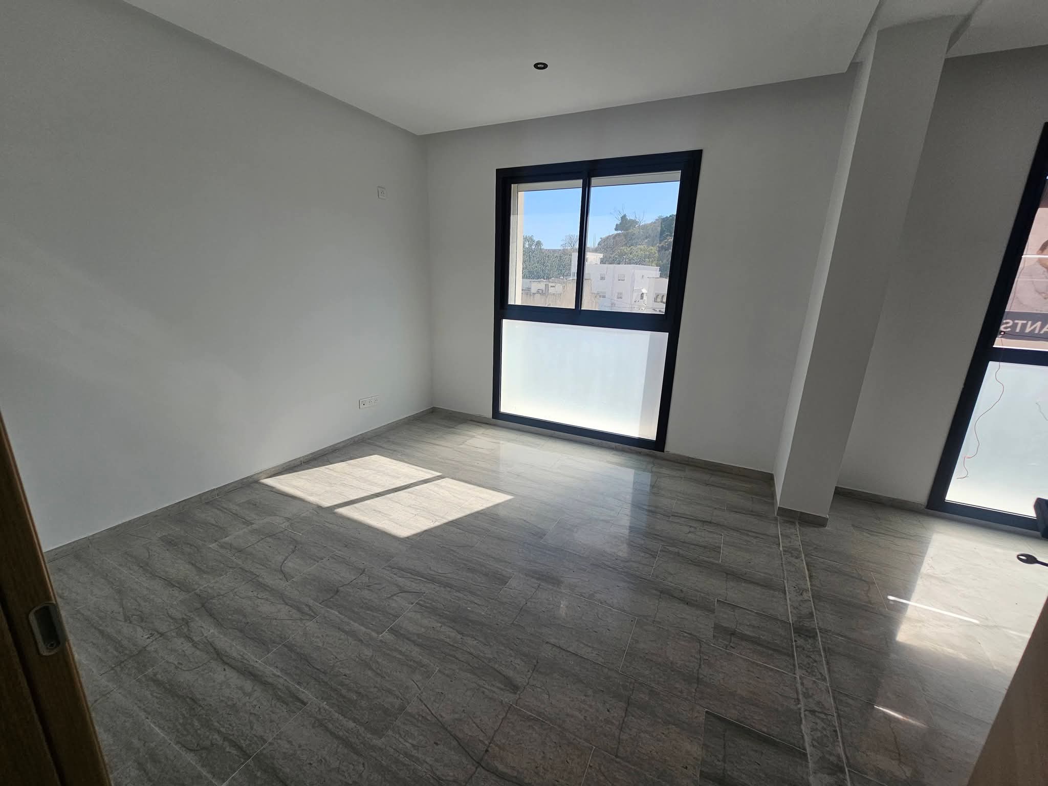 Ariana Ville&nbsp;Riadh Landlous&nbsp;Bureaux & Commerces&nbsp;Bureau&nbsp;Bureau h2 riadh el andalous 1600d