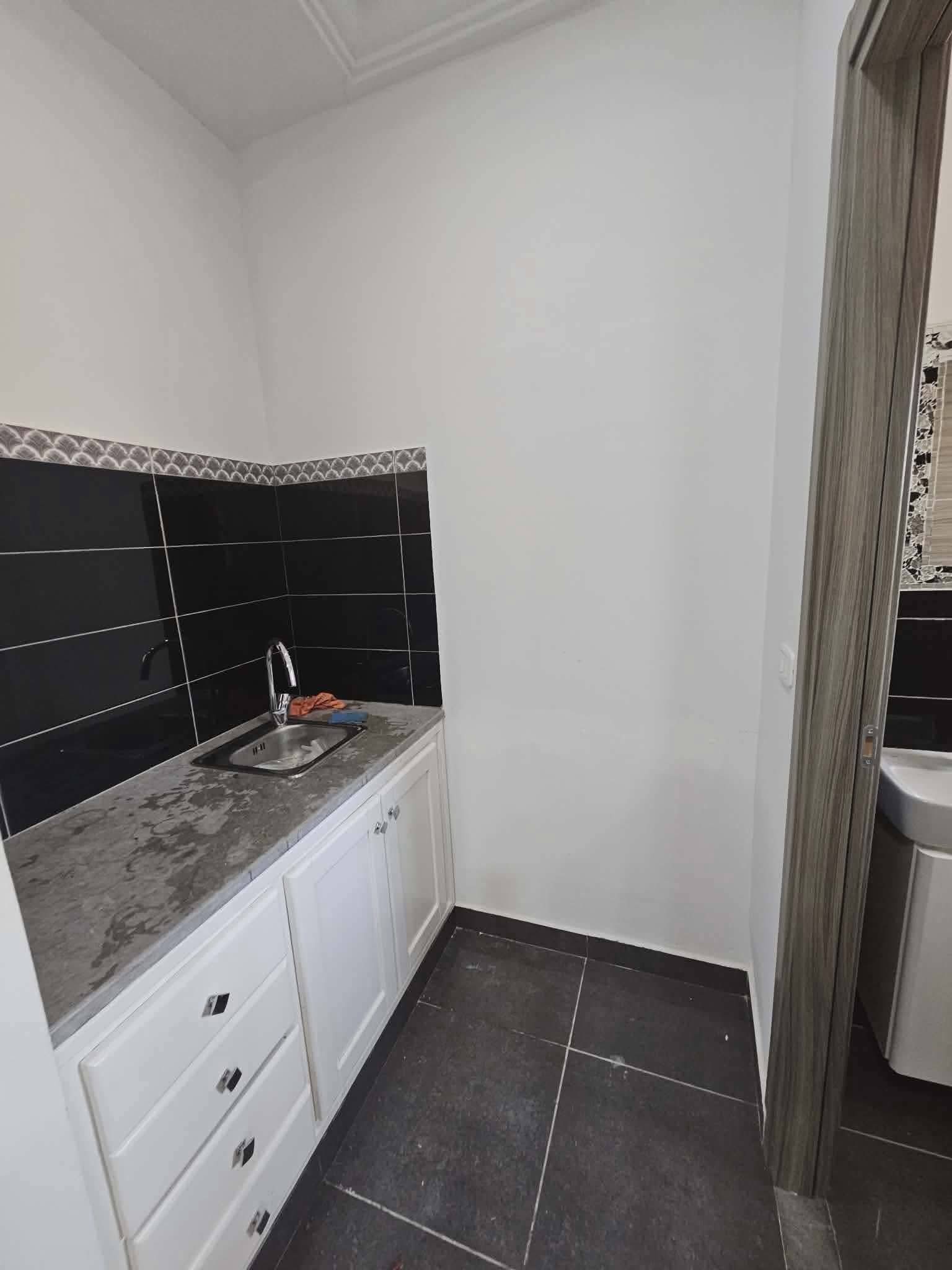 Ariana Ville&nbsp;Cite Ennasr 1&nbsp;Bureaux & Commerces&nbsp;Bureau&nbsp;Bureau h1 1100d ennasr 1