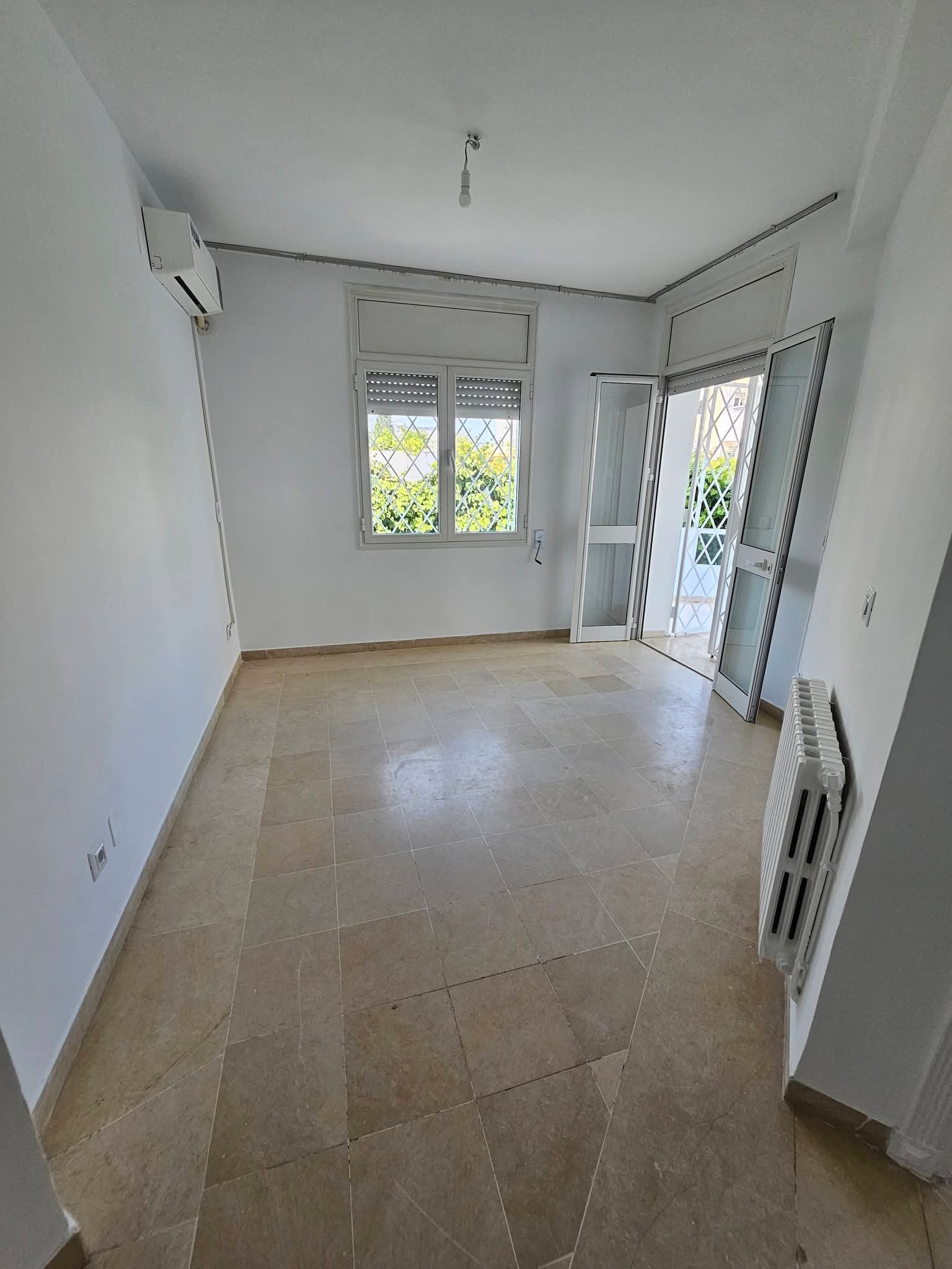 Ariana Ville&nbsp;Cite Ennasr 2&nbsp;Location&nbsp;Appart. 3 pi�ces&nbsp;S2 avec jardin 1400d ennasr 2