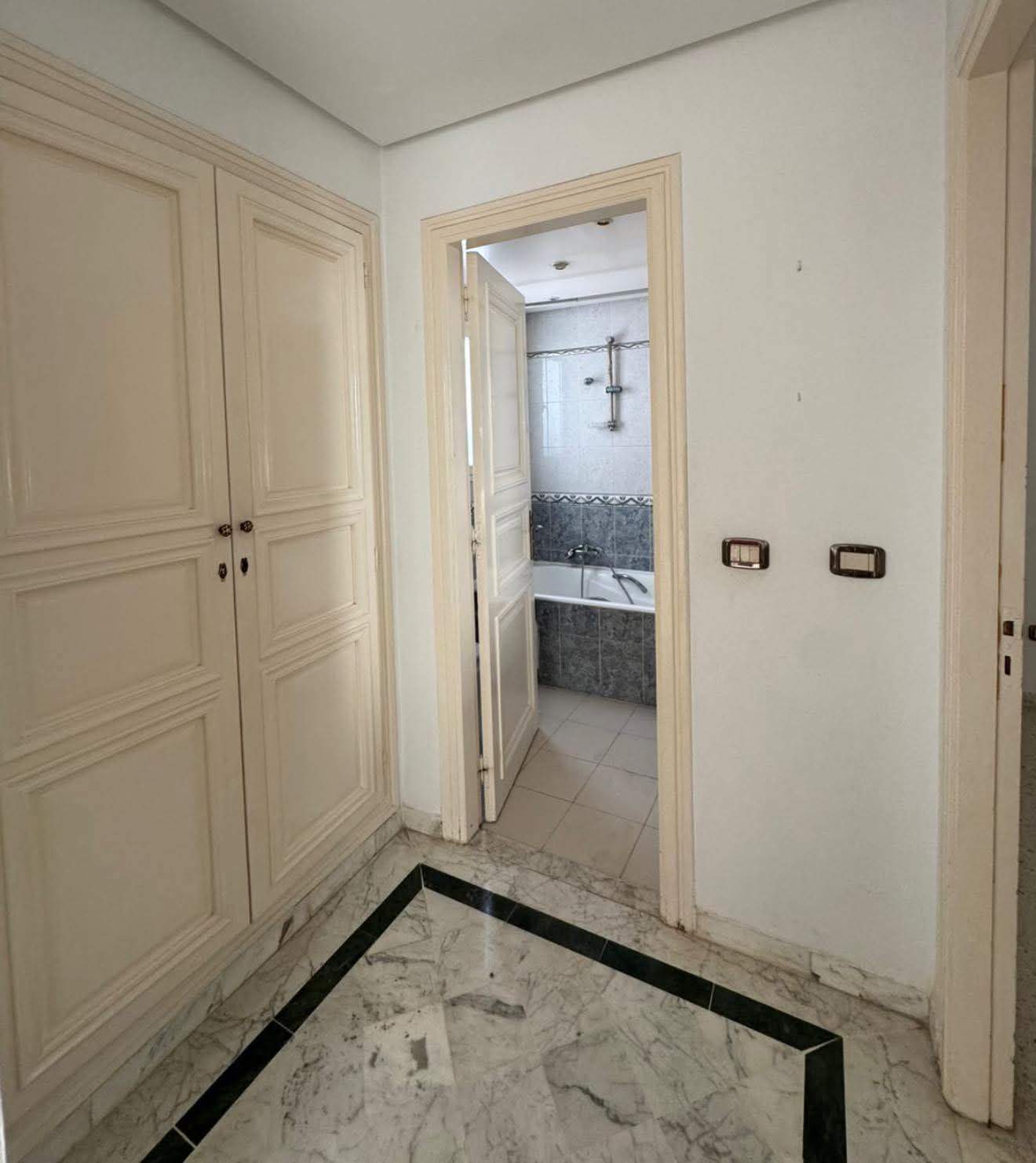 Ariana Ville&nbsp;Cite Ennasr 2&nbsp;Location&nbsp;Appart. 2 pi�ces&nbsp;S1 900 d ennasr 2