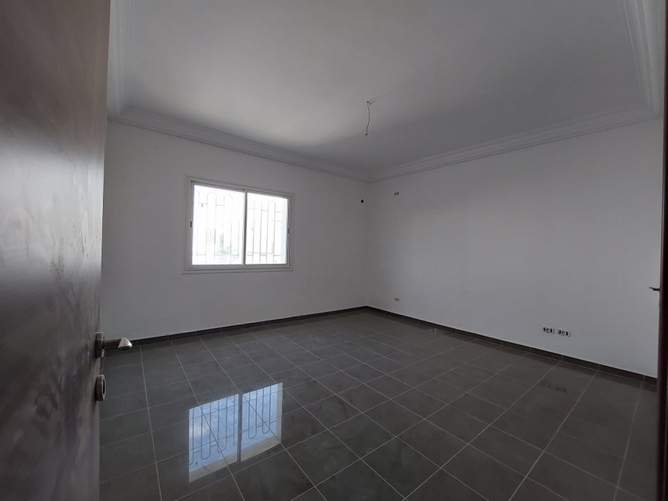 Rades&nbsp;Rades&nbsp;Bureaux & Commerces&nbsp;Bureau&nbsp;Bureau h1 � rades
