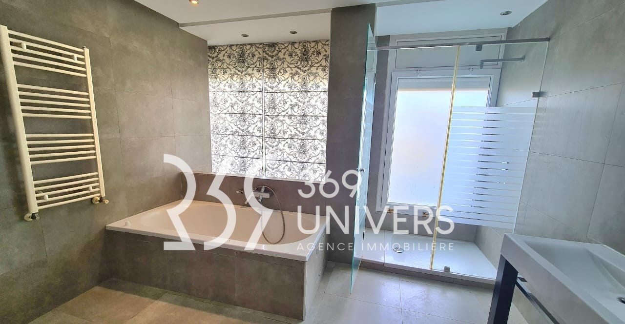 La Marsa&nbsp;Marsa Ennassim&nbsp;Location&nbsp;Maisons&nbsp;Villa s3 avec piscine � la marsa ref rh090