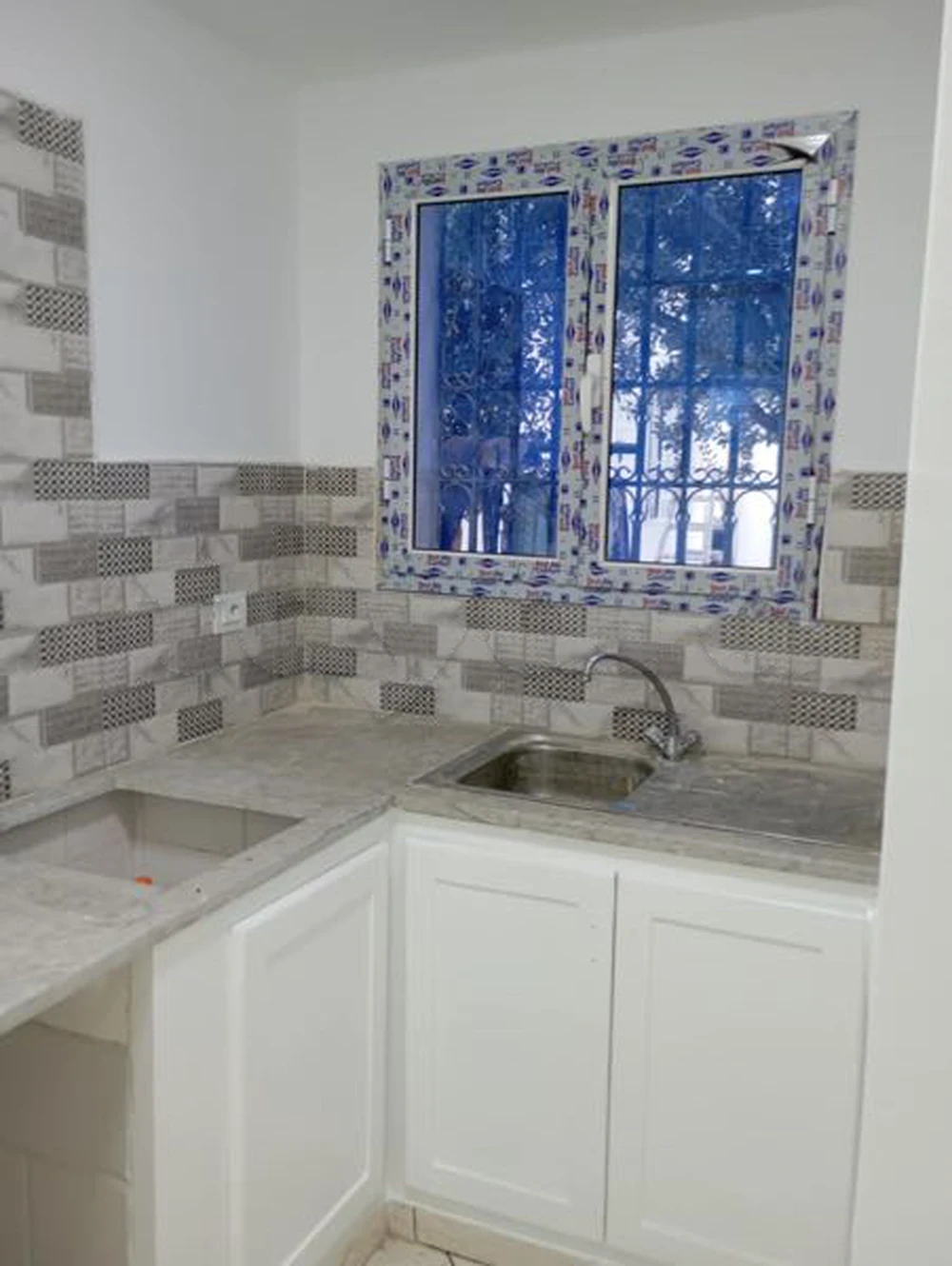 Raoued&nbsp;Cite Ennkhilet&nbsp;Location&nbsp;Appart. 1 pi�ce&nbsp;Studio enkhilet