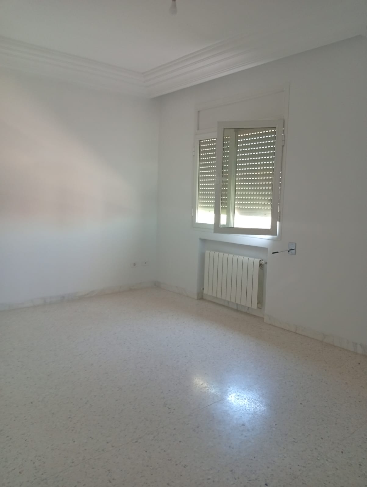 Mnihla&nbsp;Jardins d'el Menzah&nbsp;Location&nbsp;Appart. 5 pi�ces+&nbsp;Un �tage de villa s4 � jardins menzah 2