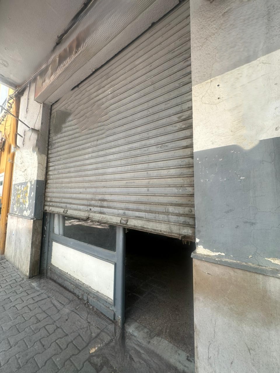 Bab Bhar&nbsp;Habib Thameur&nbsp;Bureaux & Commerces&nbsp;Atelier,Garage&nbsp;Local commercial au plein de tunis