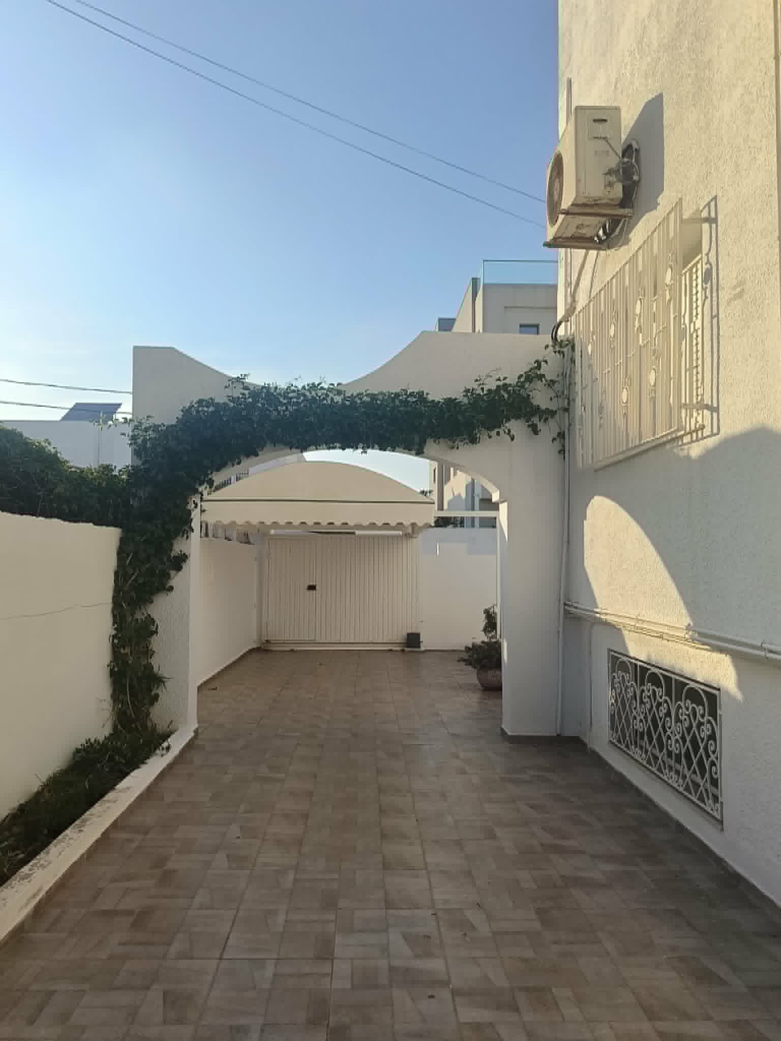 El Menzah&nbsp;Cite Caravelles&nbsp;Location&nbsp;Maisons&nbsp;Uniquement pour un couple sans enfant
