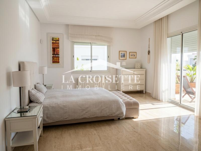 La Marsa&nbsp;Berge Du Lac&nbsp;Location&nbsp;Maisons&nbsp;Penthouse meubl� s4 avec piscine au lac2 zal0626