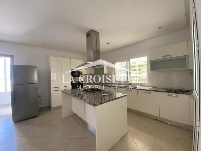 La Marsa&nbsp;Gammart&nbsp;Location&nbsp;Maisons&nbsp;Penthouse s4 avec vue sur mer � gammarth mpl0599