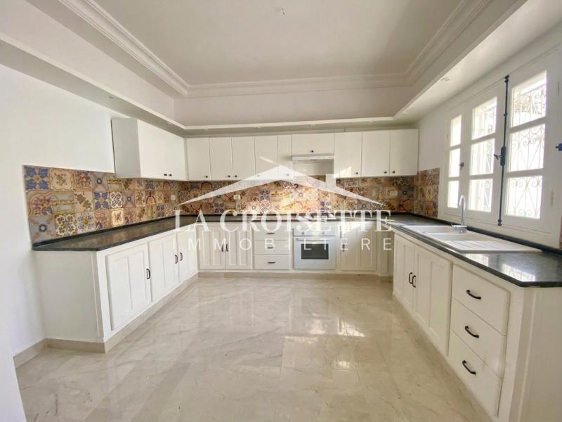 La Marsa&nbsp;Gammart&nbsp;Location&nbsp;Maisons&nbsp;Villa s5 avec piscine � gammarth mvl0117
