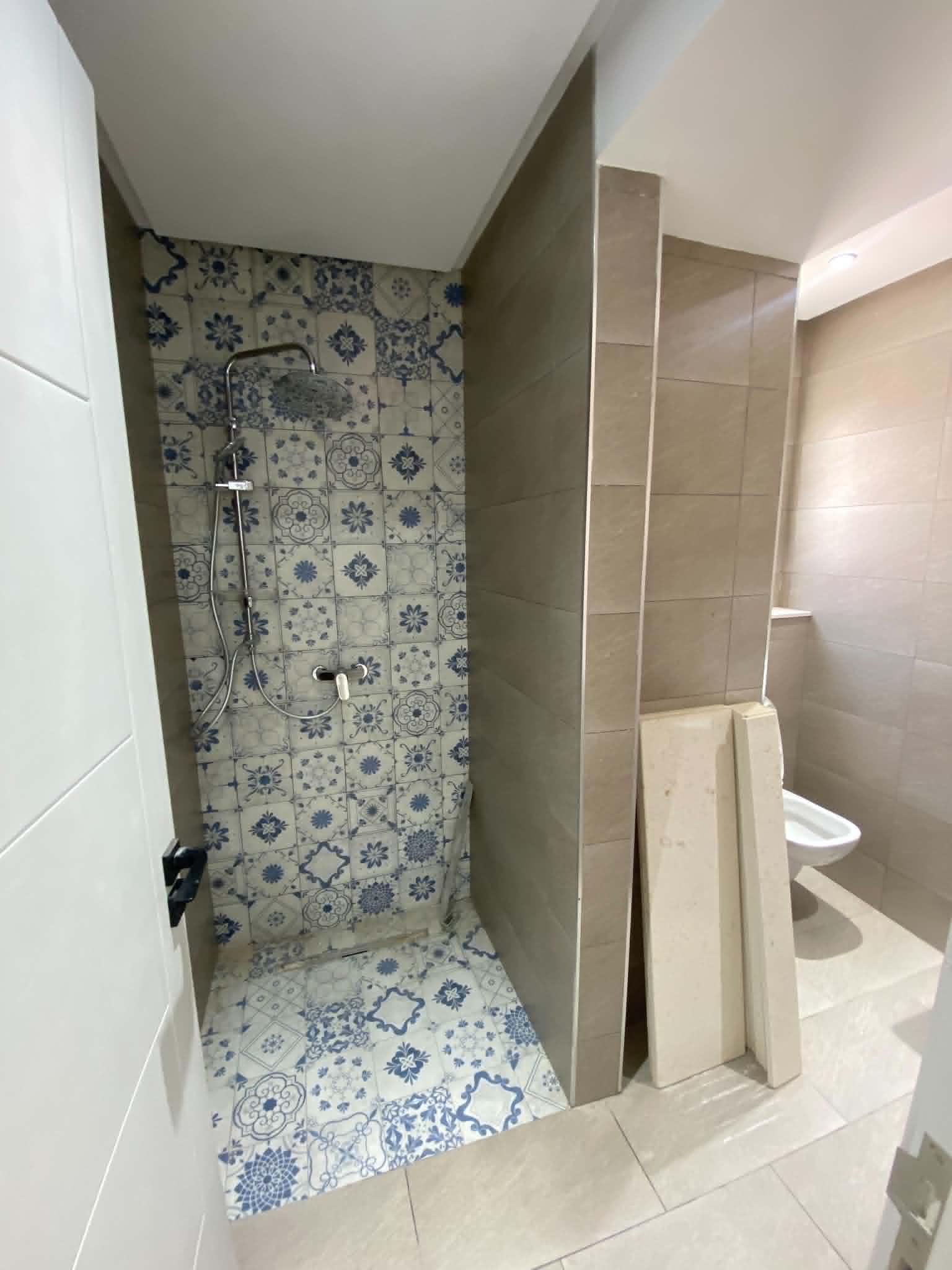 La Marsa&nbsp;Cite Bhar Lazreg&nbsp;Location&nbsp;Appart. 2 pi�ces&nbsp;Des s plus 2 neuf bureautiques