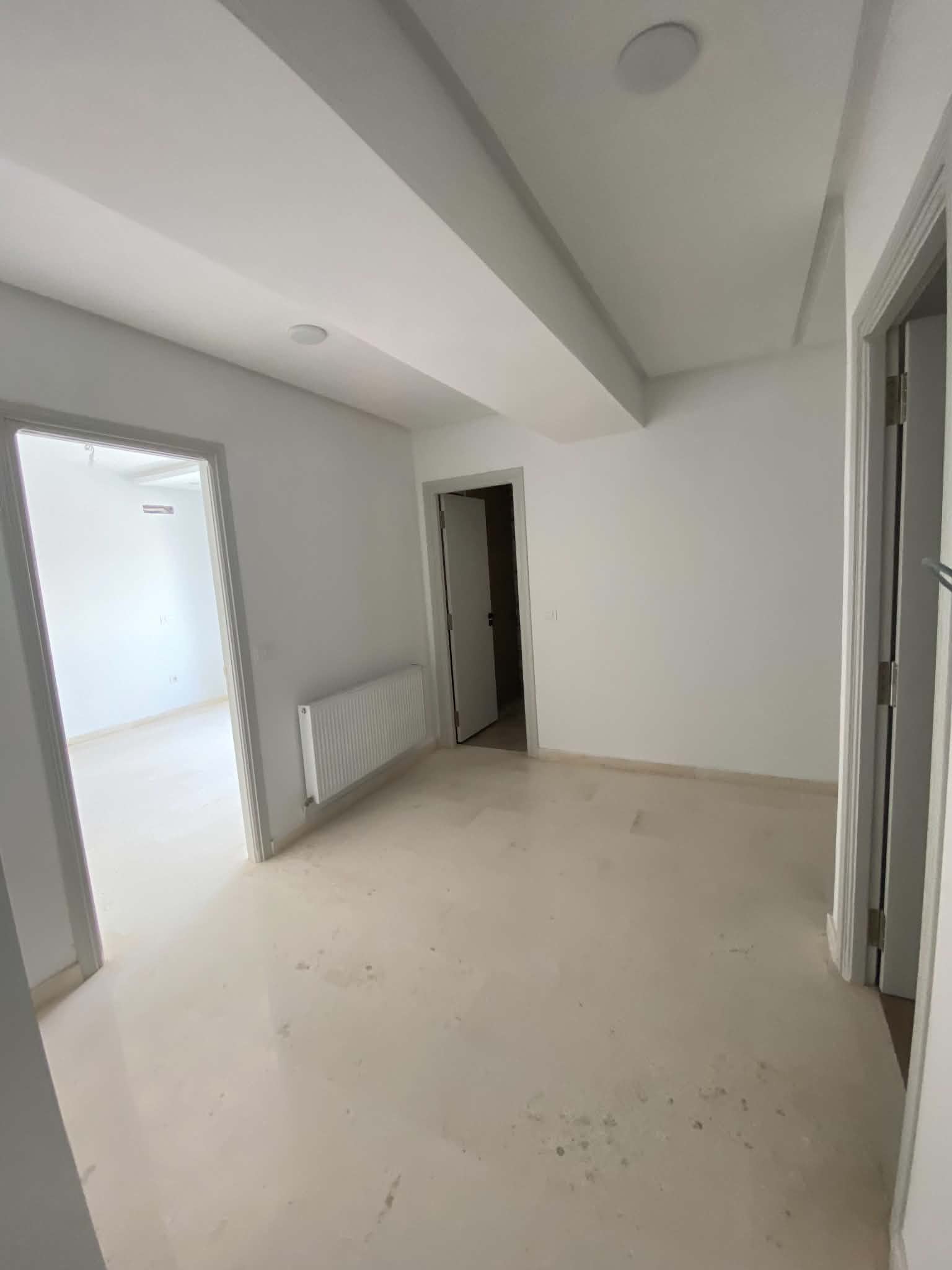 La Marsa&nbsp;Cite Bhar Lazreg&nbsp;Location&nbsp;Appart. 2 pi�ces&nbsp;Des s plus 2 neuf bureautiques