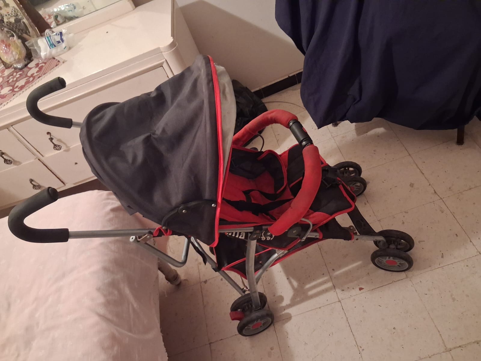 Nouvelle Medina&nbsp;El Yasminette&nbsp;S�curit� du b�b�&nbsp;Autre&nbsp;Poussette canne l�g�re et pliante rouge et noire