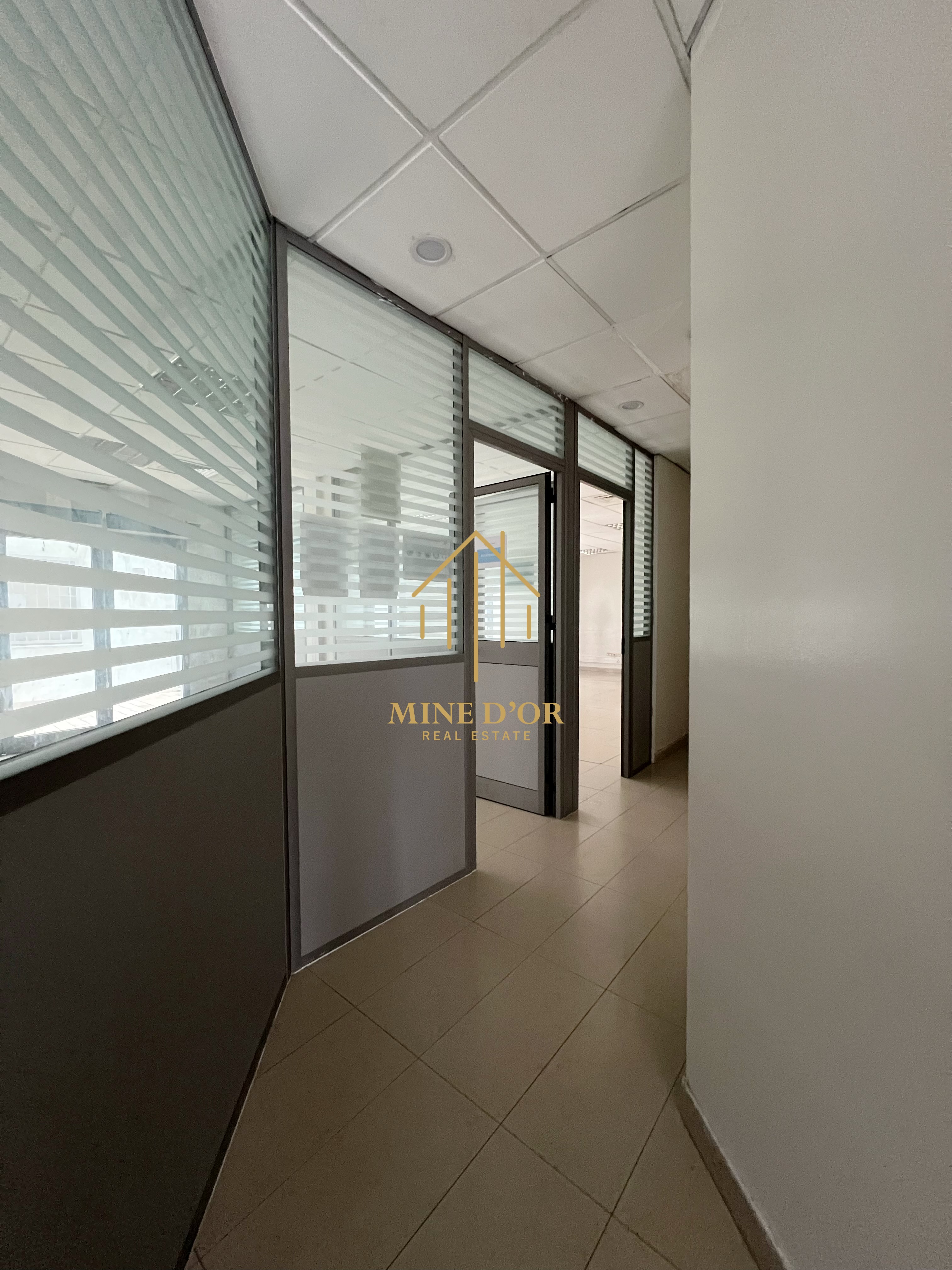 Bab Bhar&nbsp;Montplaisir&nbsp;Bureaux & Commerces&nbsp;Bureau&nbsp;Bureau cloisonn� en 6 espaces au rez de chauss�e