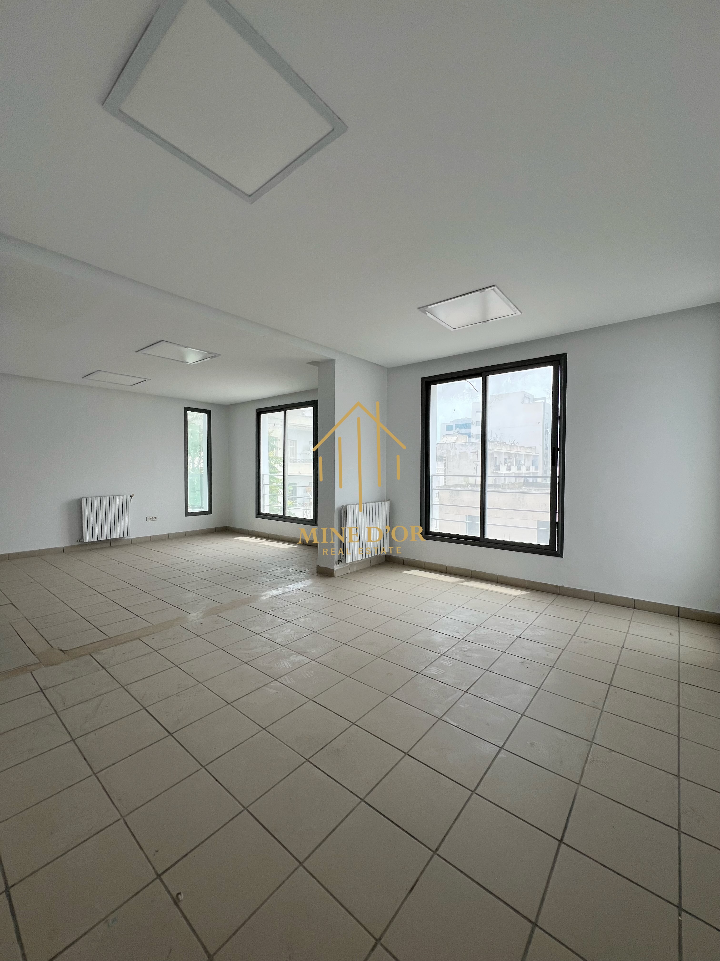 Bab Bhar&nbsp;Montplaisir&nbsp;Bureaux & Commerces&nbsp;Bureau&nbsp;Al immeuble r3 � montplaisir