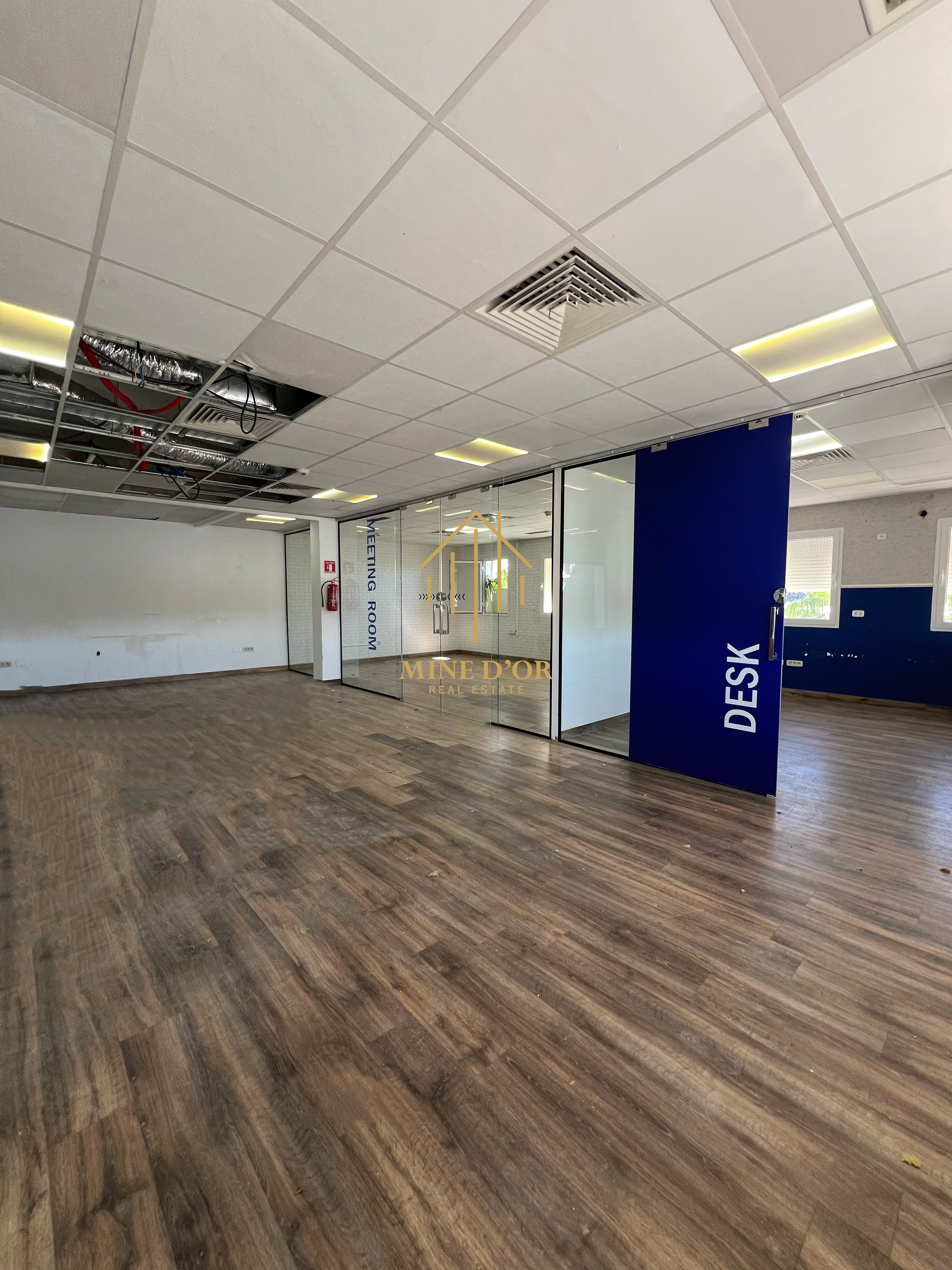 La Soukra&nbsp;Charguia 1&nbsp;Bureaux & Commerces&nbsp;Bureau&nbsp;Plateau 330m totalement r�nov� � charguia 1