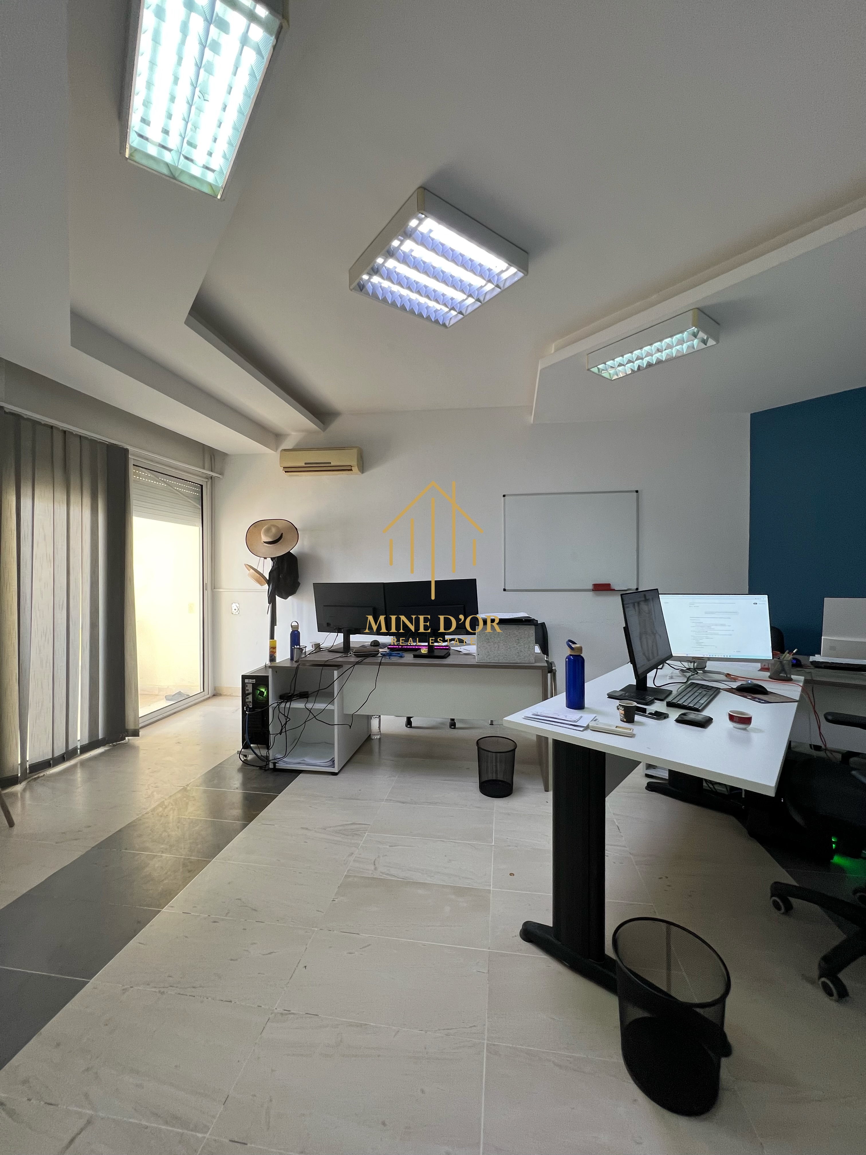 Cite El Khadra&nbsp;Zone urbaine nord&nbsp;Bureaux & Commerces&nbsp;Bureau&nbsp;Bureau en 4 espaces 110m au centre urbain nord