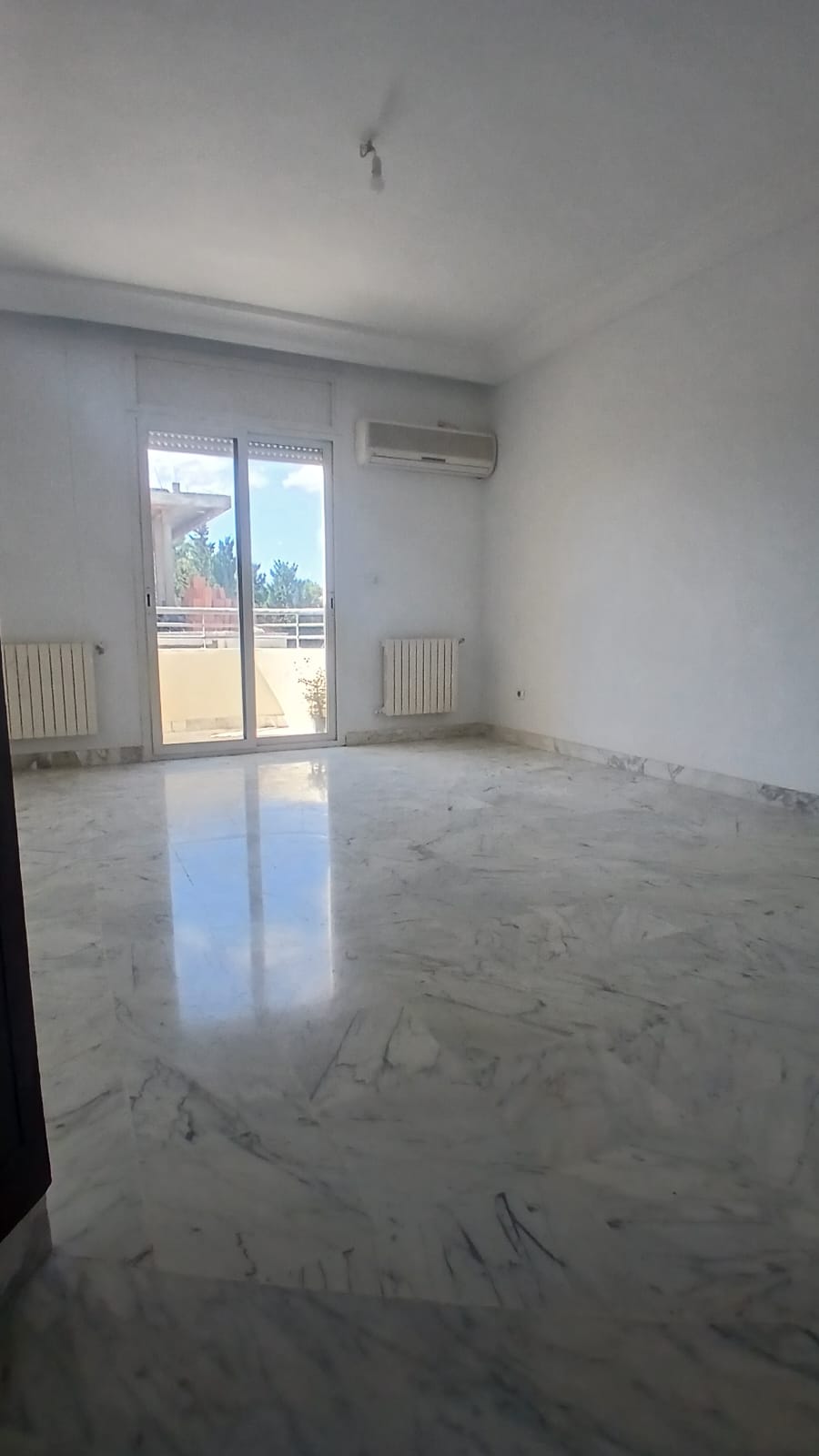 La Soukra&nbsp;La Soukra&nbsp;Location&nbsp;Appart. 4 pi�ces&nbsp;Apprt s3 � la soukra pr�s kiosque shel