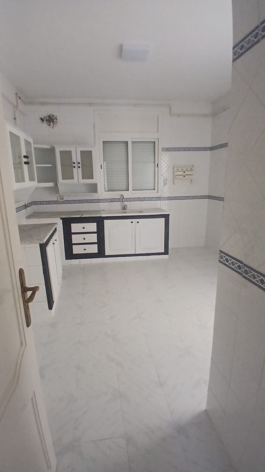 La Soukra&nbsp;La Soukra&nbsp;Location&nbsp;Appart. 4 pi�ces&nbsp;Apprt s3 � la soukra au deuxi�me �tage