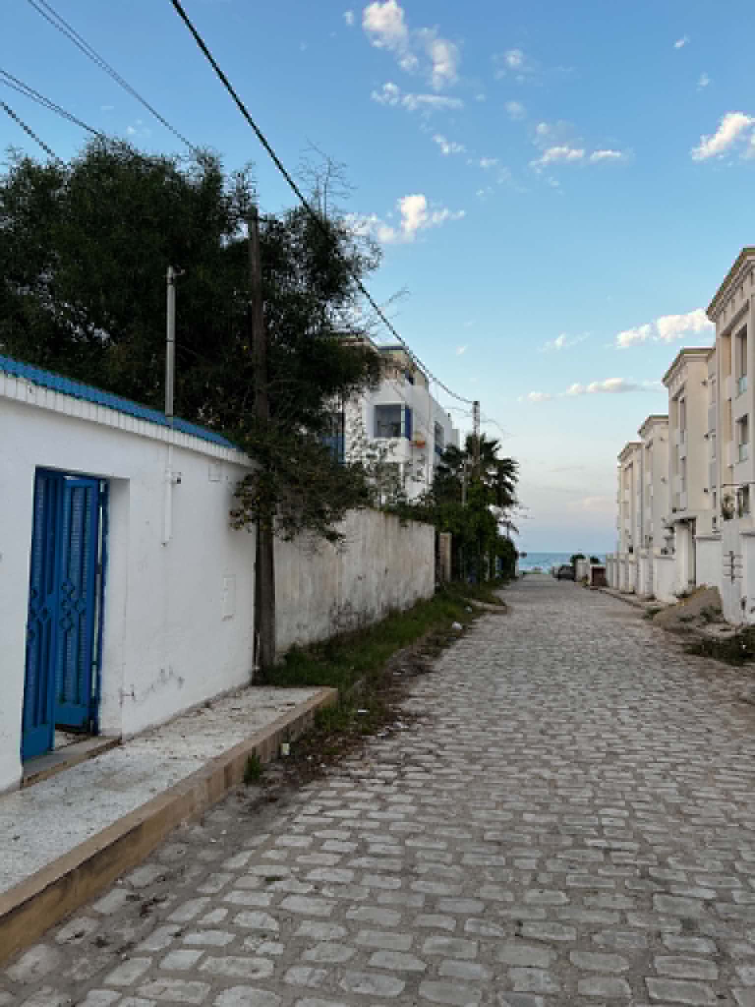 Akouda&nbsp;Chatt Meriem&nbsp;Vente&nbsp;Maisons&nbsp;2 maisons a chat meriem pied dans l'eau