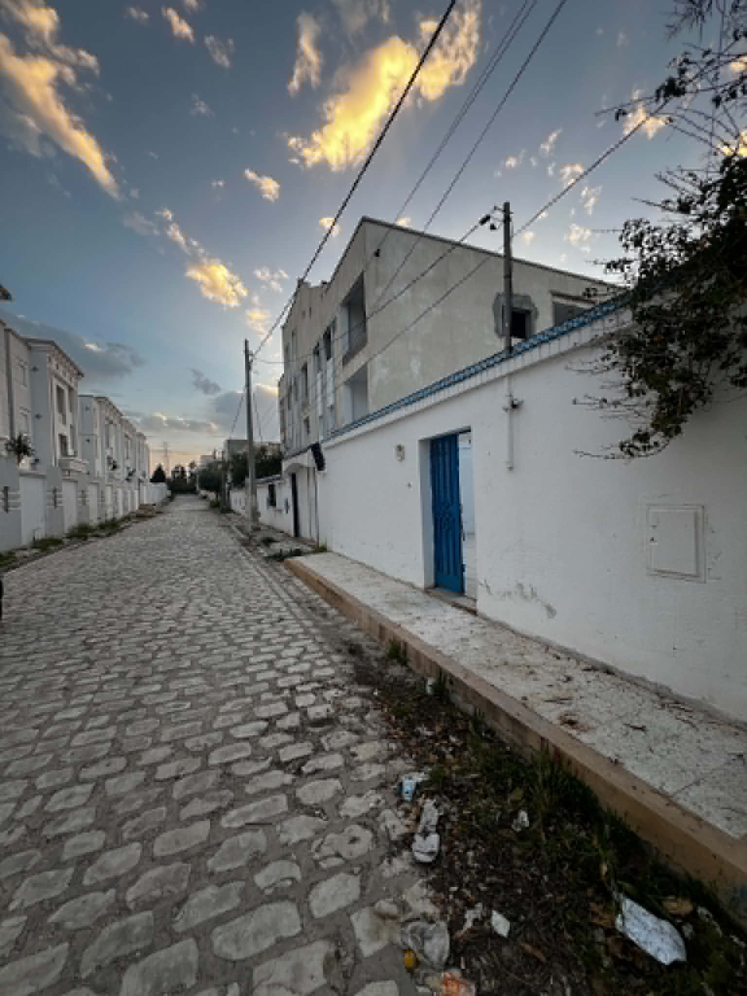 Akouda&nbsp;Chatt Meriem&nbsp;Vente&nbsp;Maisons&nbsp;2 maisons a chat meriem pied dans l'eau