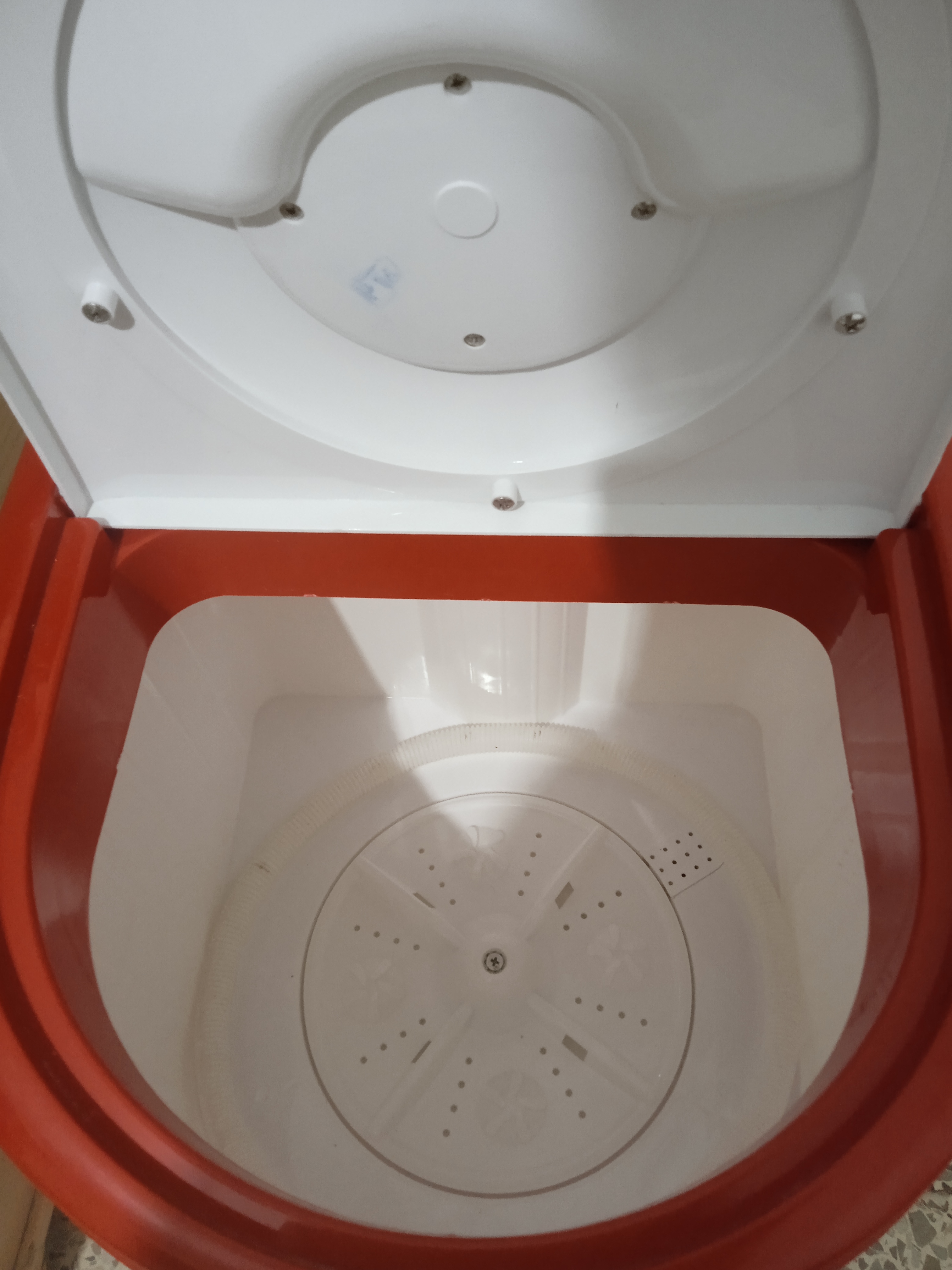 Cite El Khadra&nbsp;Cite El Khadra&nbsp;Lave-linge&nbsp;Autre&nbsp;Machine a laver semi automatique