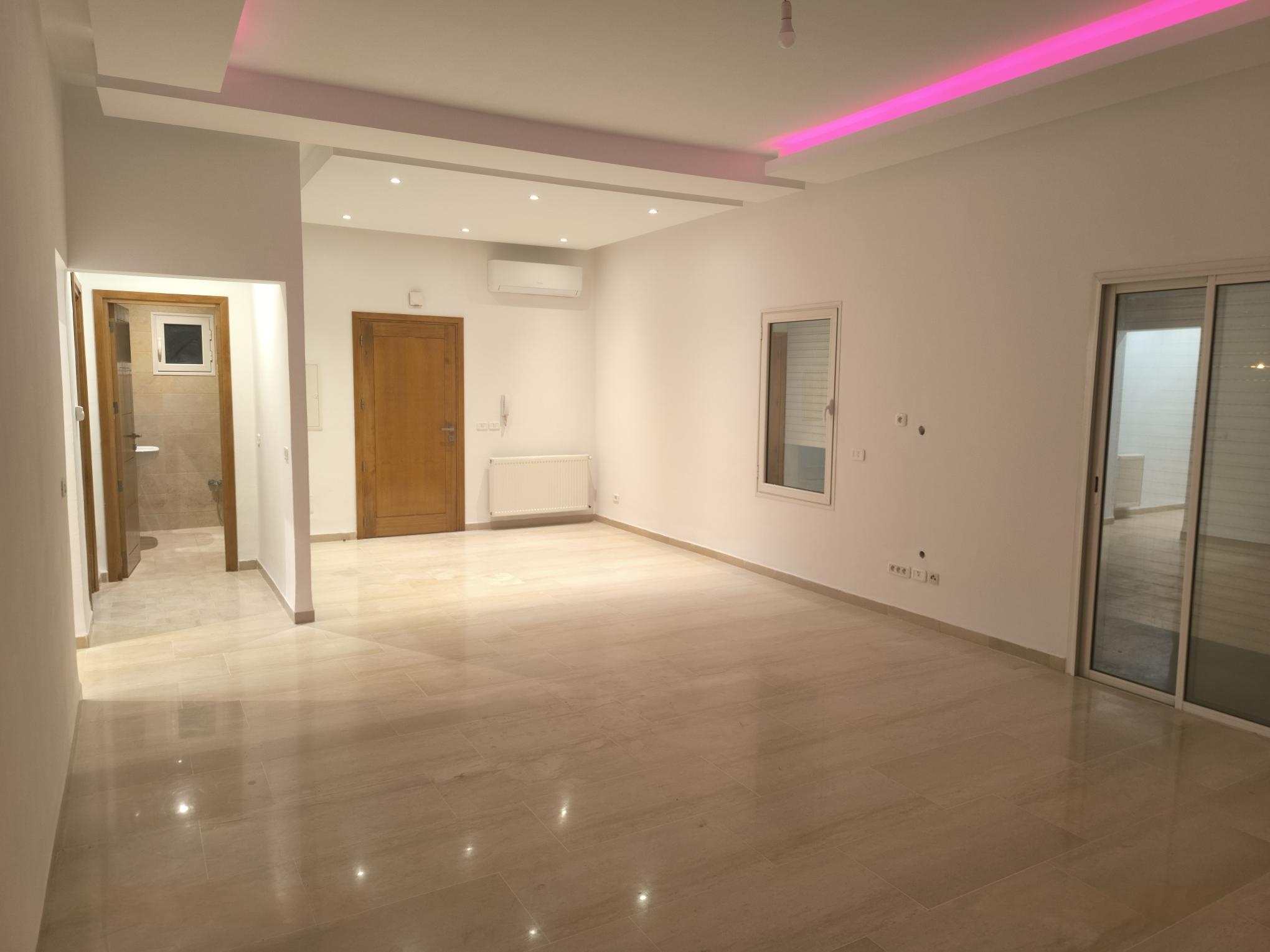 La Marsa&nbsp;El Aouina&nbsp;Location&nbsp;Appart. 4 pi�ces&nbsp;Etage de villa s3