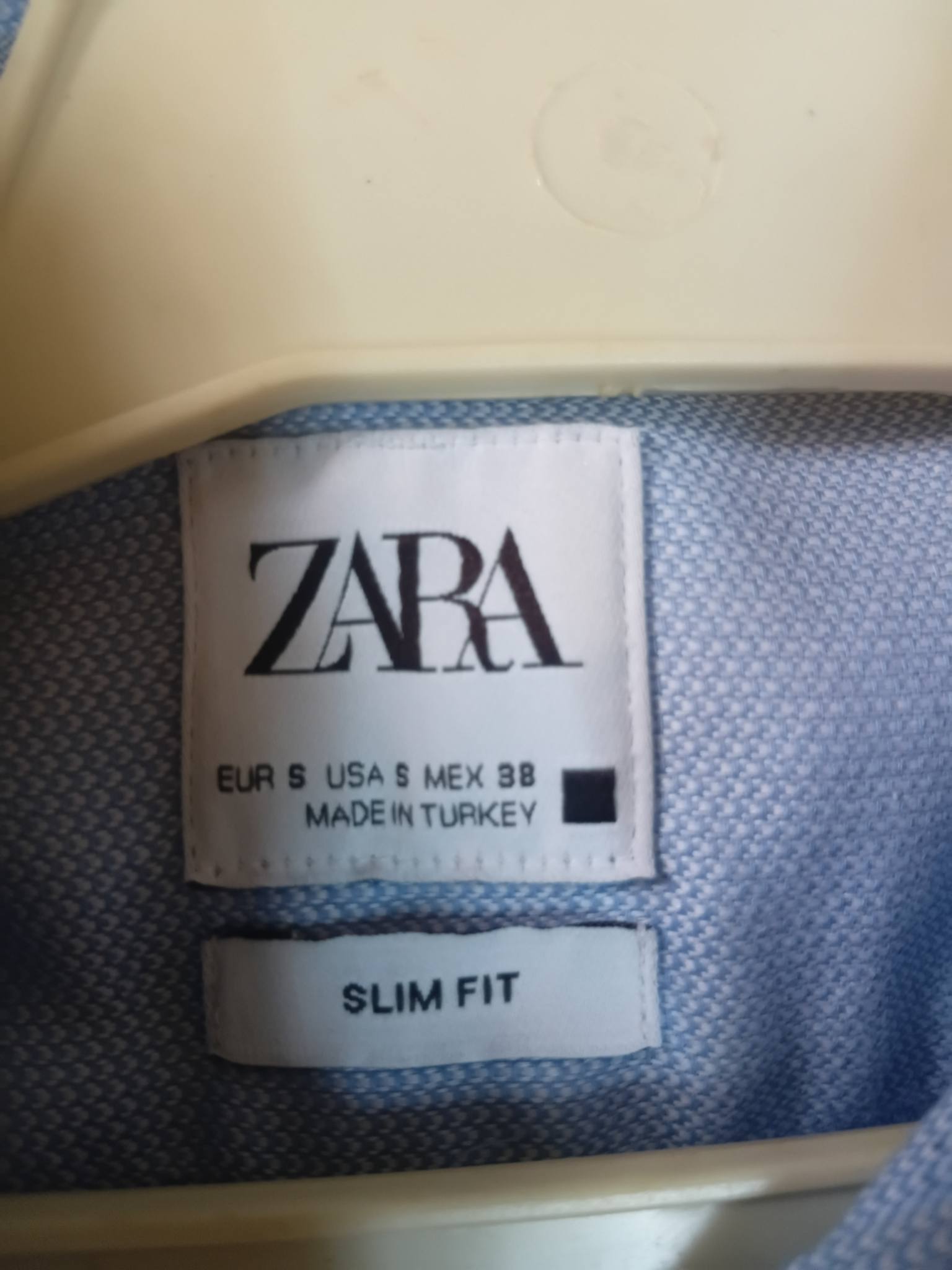 Sfax Ville&nbsp;Sfax&nbsp;Hommes&nbsp;Autre&nbsp;Chemise zara made in turkey