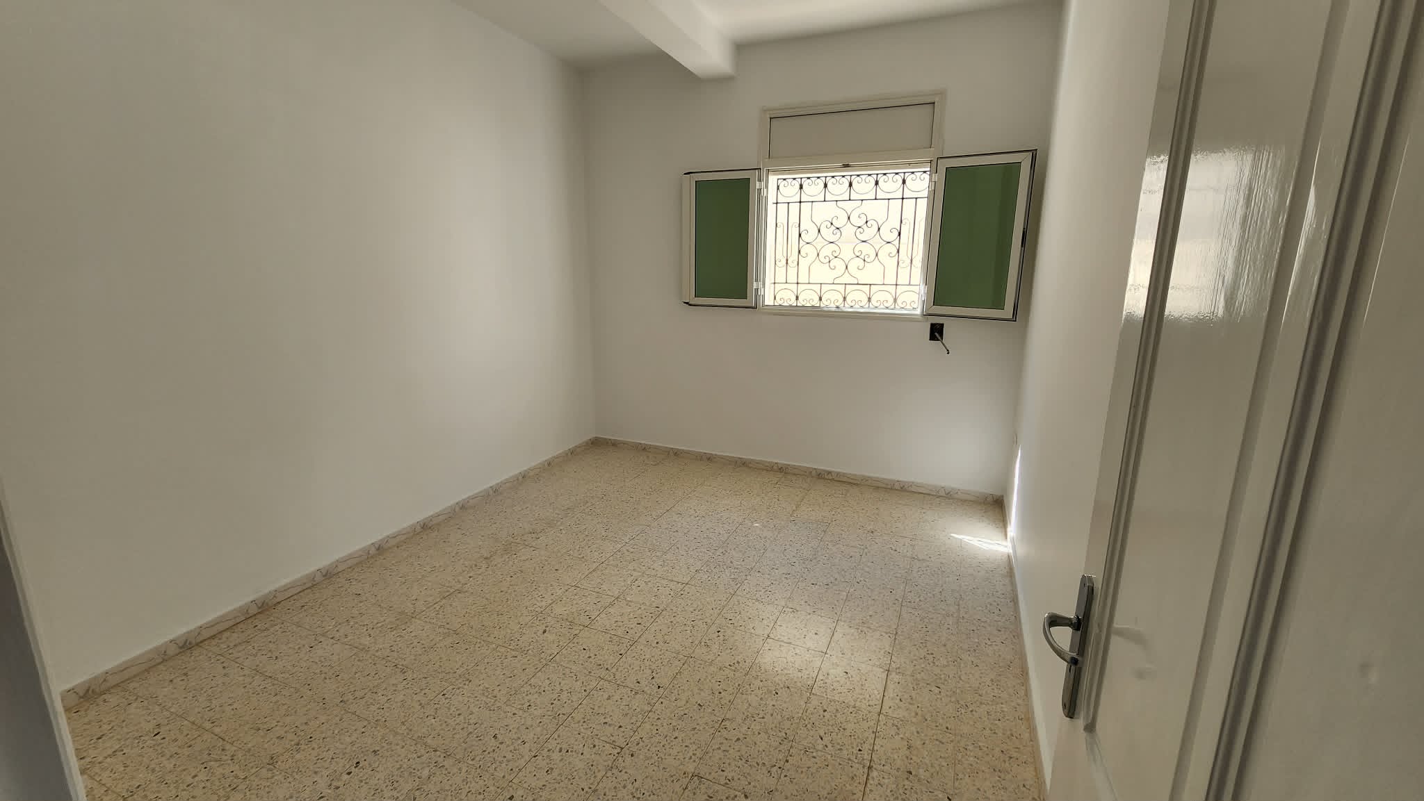 Ain Zaghouan&nbsp;Ain Zaghouan&nbsp;Location&nbsp;Appart. 2 pi�ces&nbsp;S2 rdc de villa � jardins l'aouina
