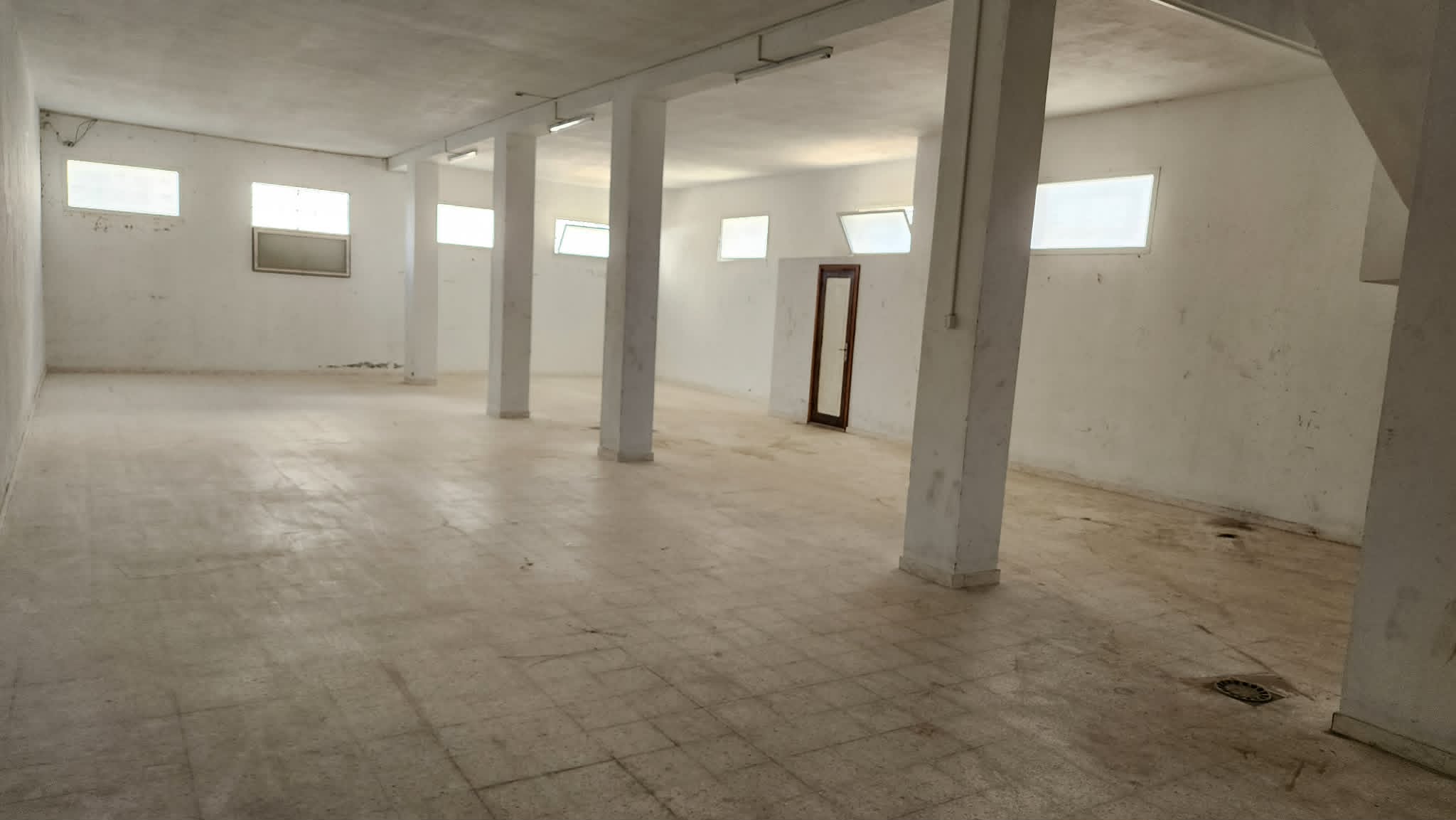 La Soukra&nbsp;La Soukra&nbsp;Location&nbsp;Surfaces&nbsp;D�p�t de 230 m la soukra sidi fradj