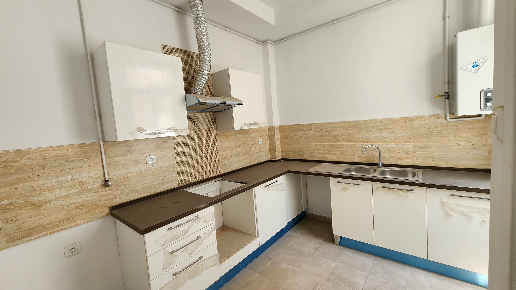 Bab Bhar&nbsp;Bab Bhar&nbsp;Vente&nbsp;Appart. 4 pi�ces&nbsp;Appartement 2s plus 3 chambres pr�s march� central