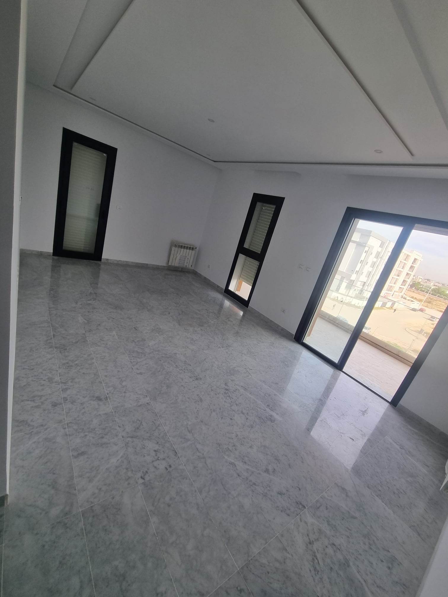 Ain Zaghouan&nbsp;Ain Zaghouan&nbsp;Location&nbsp;Appart. 4 pi�ces&nbsp;S plus trois tr�s ensoleill� � la nv soukra