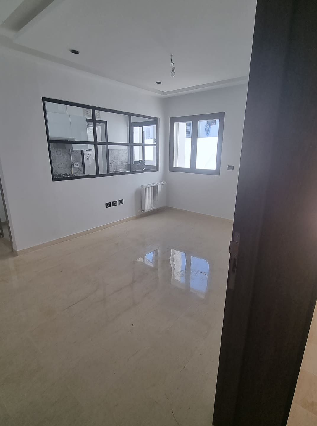 Ain Zaghouan&nbsp;Ain Zaghouan&nbsp;Location&nbsp;Appart. 2 pi�ces&nbsp;S plus un av cuisine ind�pendante la soukra